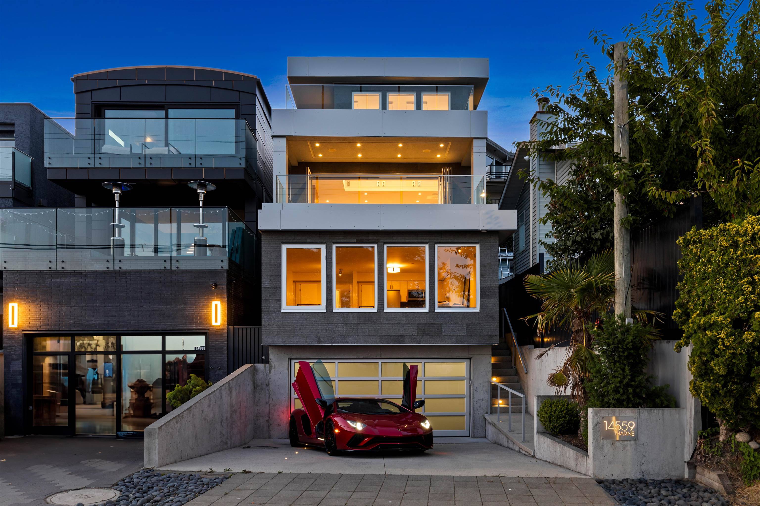 White Rock, BC V4A 0A9,14559 Marine DR