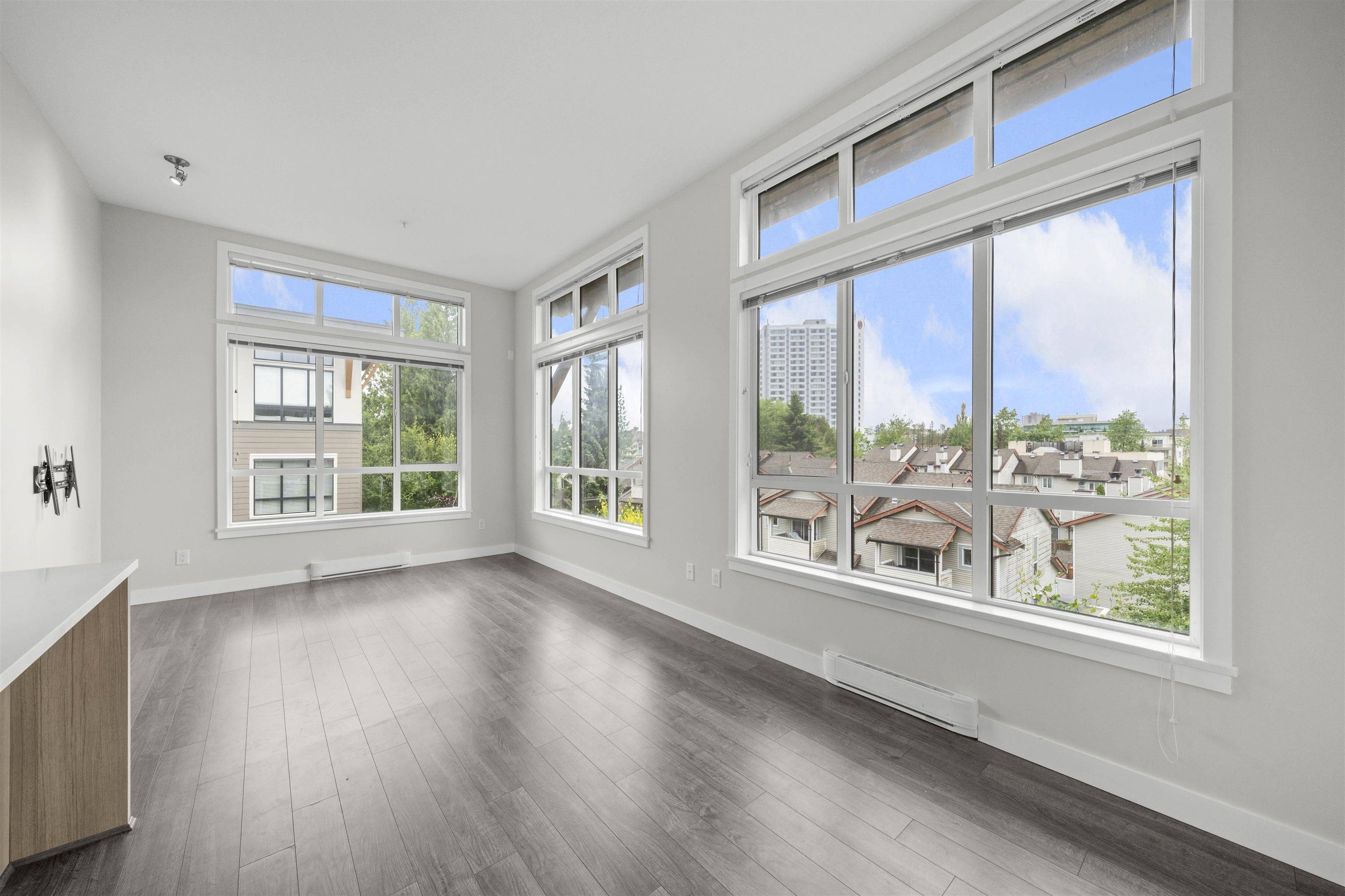Surrey, BC V3R 0C4,15388 105 AVE #510