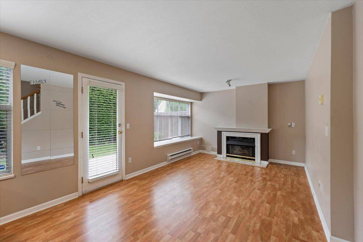 Maple Ridge, BC V4R 2C3,12099 237 ST #110