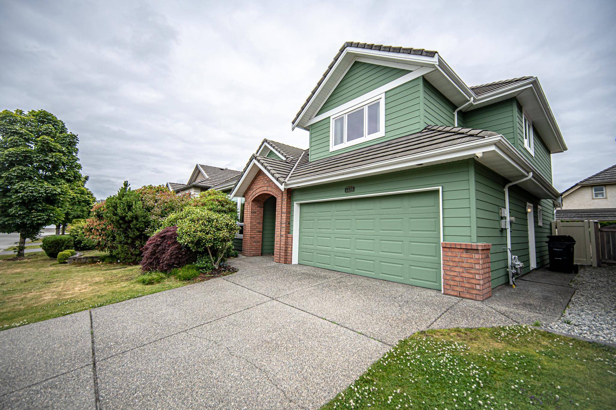 Richmond, BC V7C 5T2,6828 Hamber ST