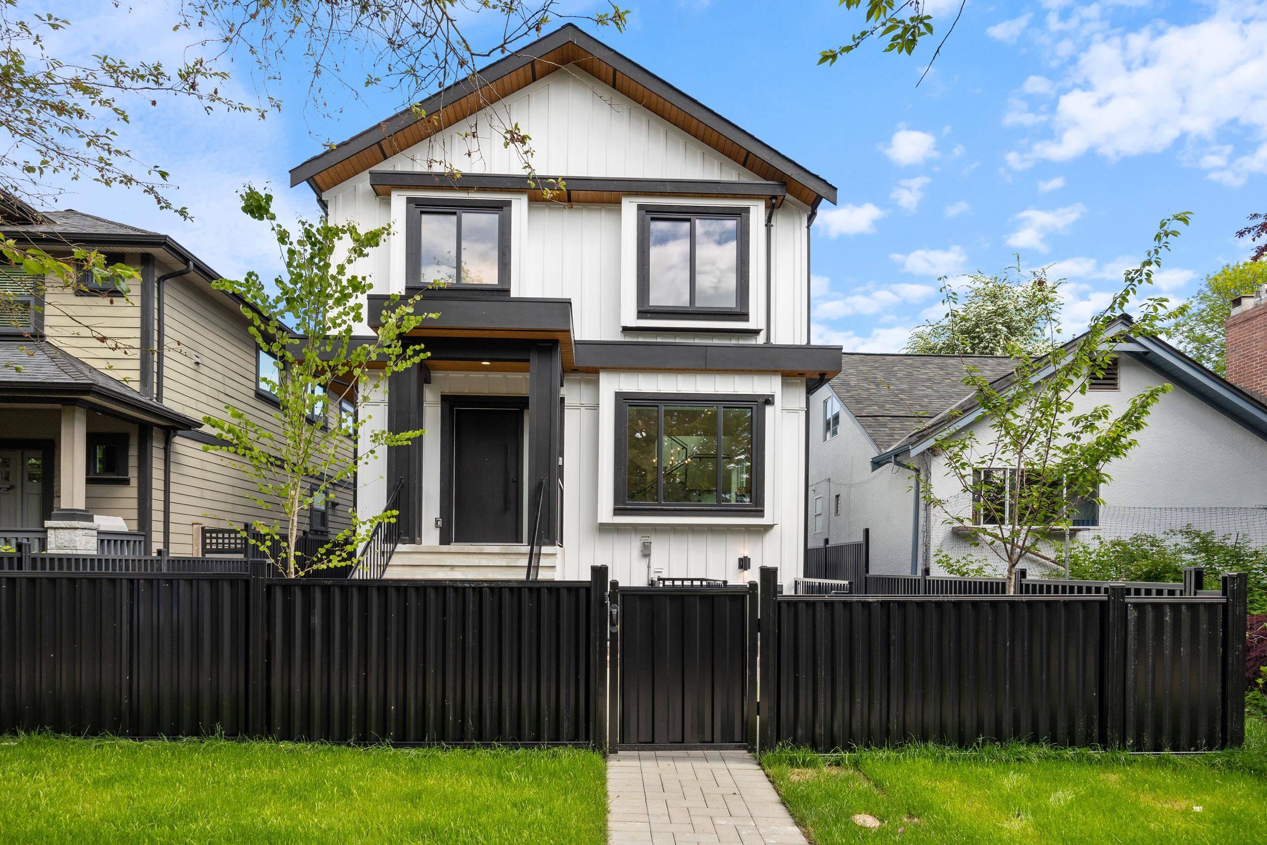Vancouver, BC V5L 2V2,2181 Charles ST