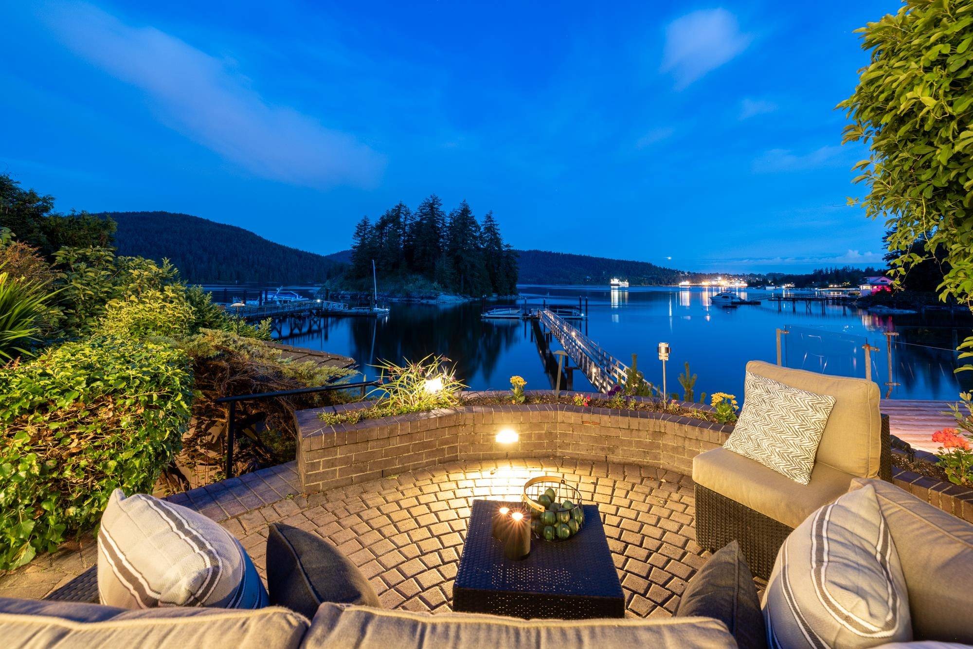 North Vancouver, BC V7G 1G7,4625 Strathcona RD