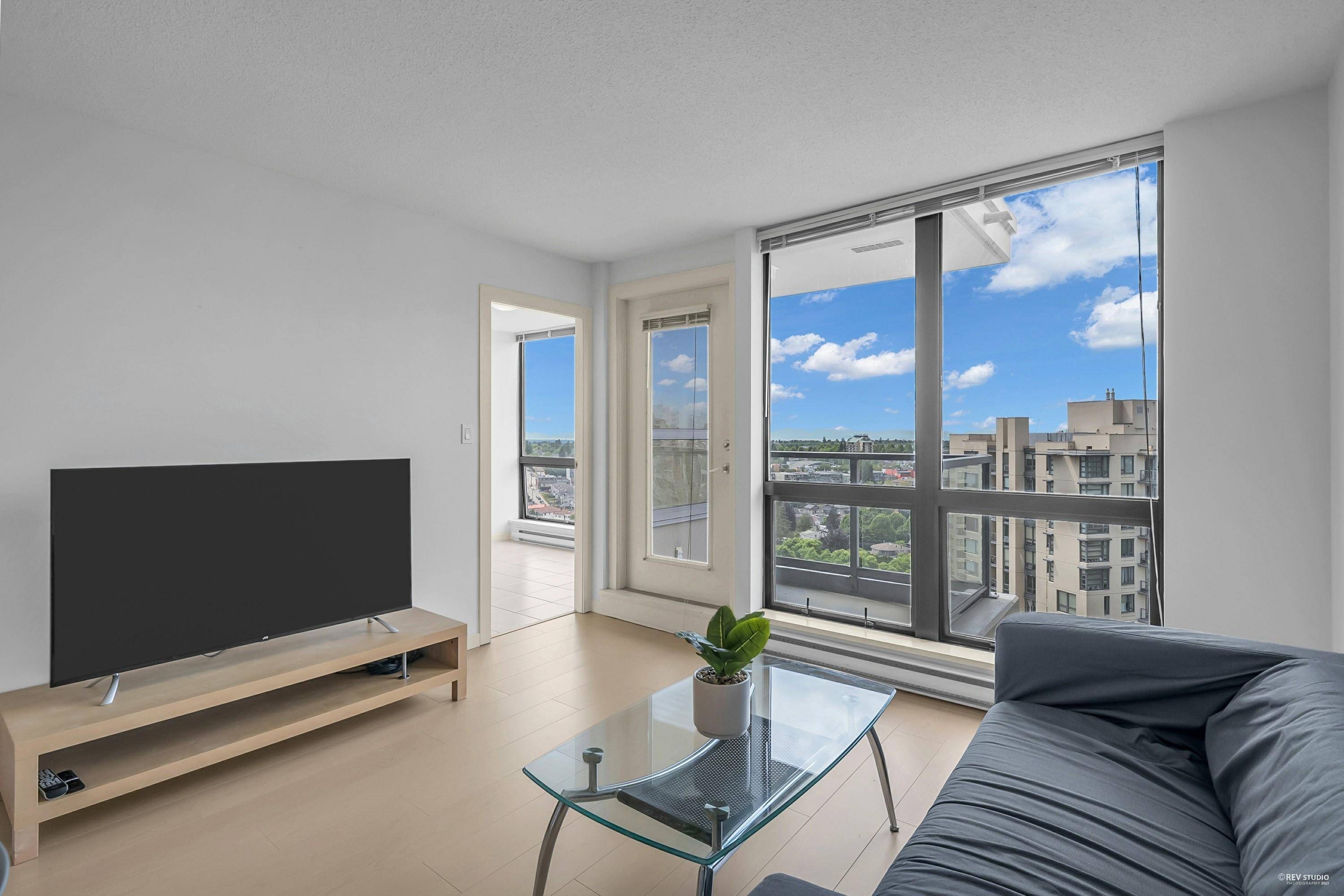 Vancouver, BC V5R 6H4,3663 Crowley DR #2008