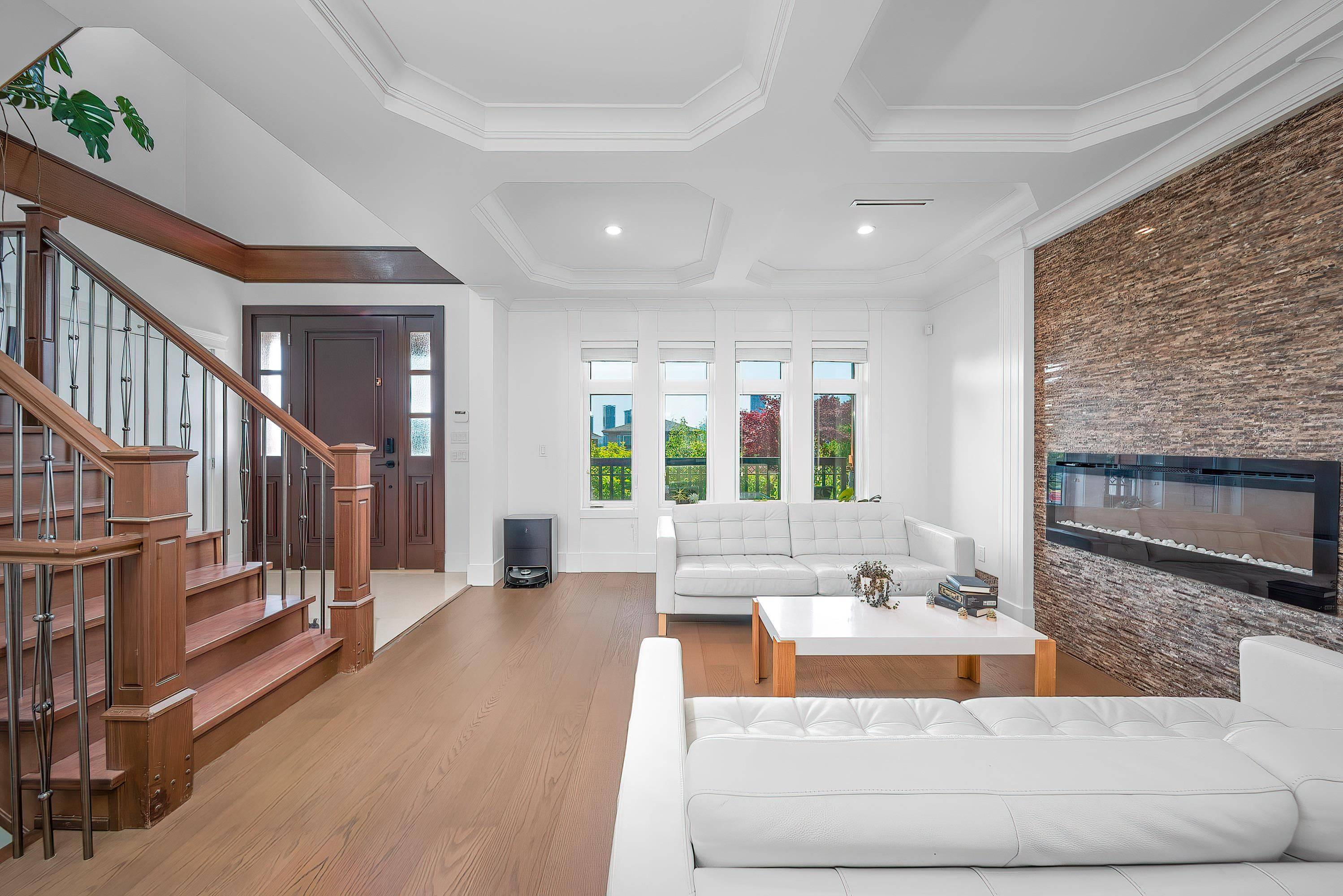 Burnaby, BC V5C 2Y5,4747 Union ST