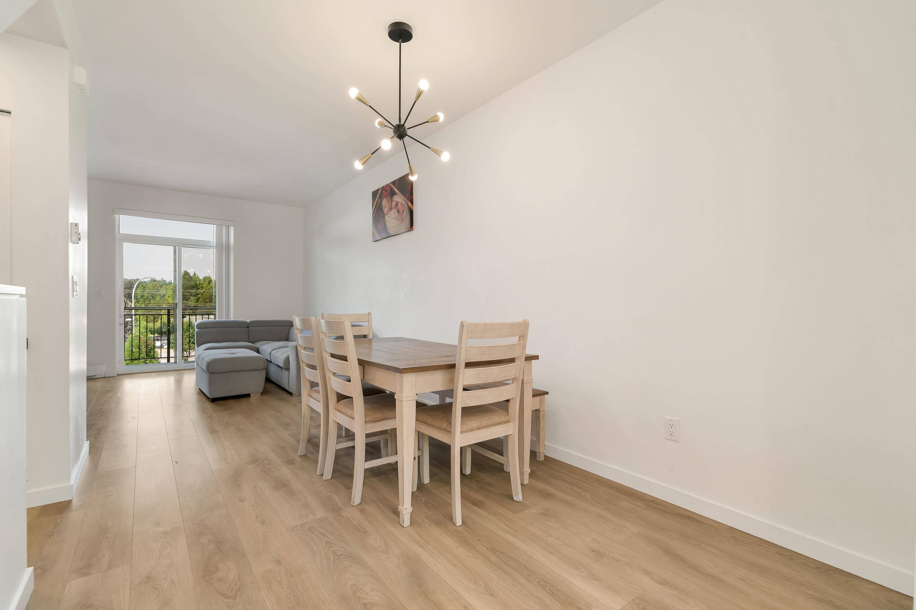 Surrey, BC V3S 0A9,15235 Sitka DR #99