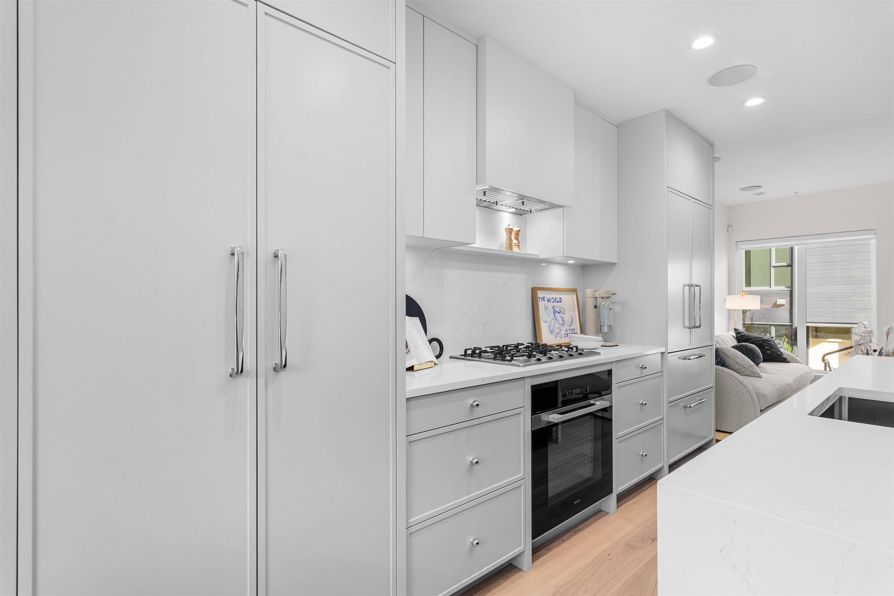 Vancouver, BC V5Z 2E4,557 W 26th AVE