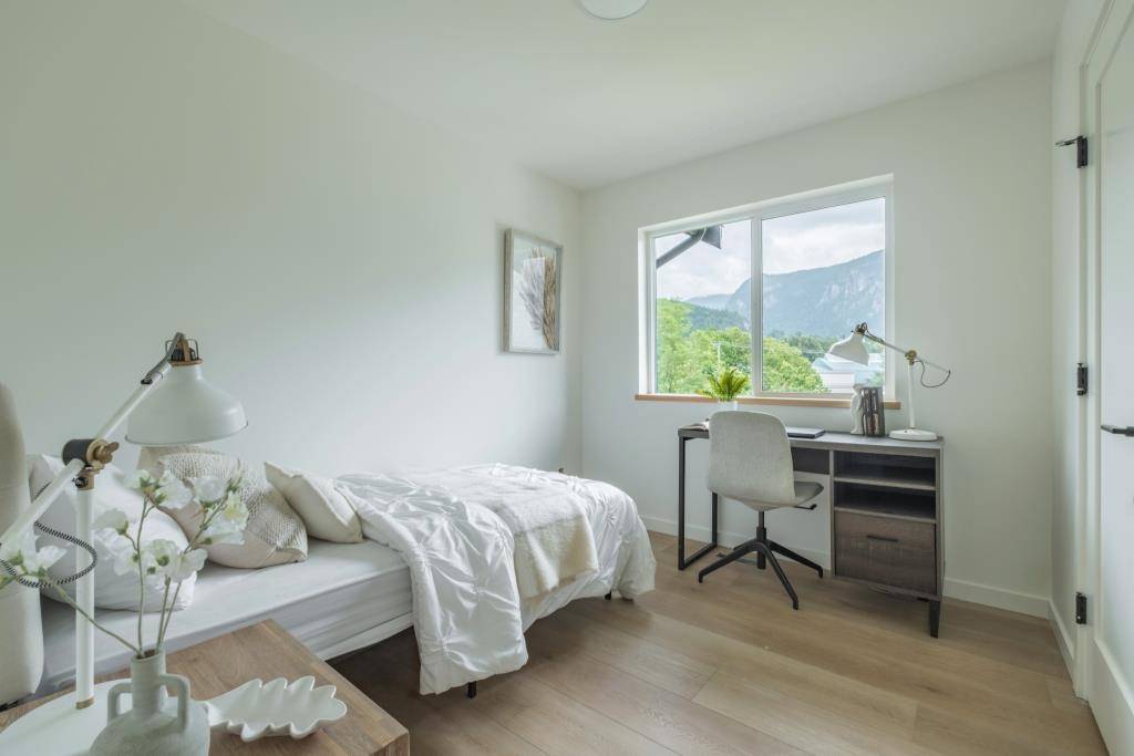 Squamish, BC V8B 0A6,1165 Wilson CRES #5