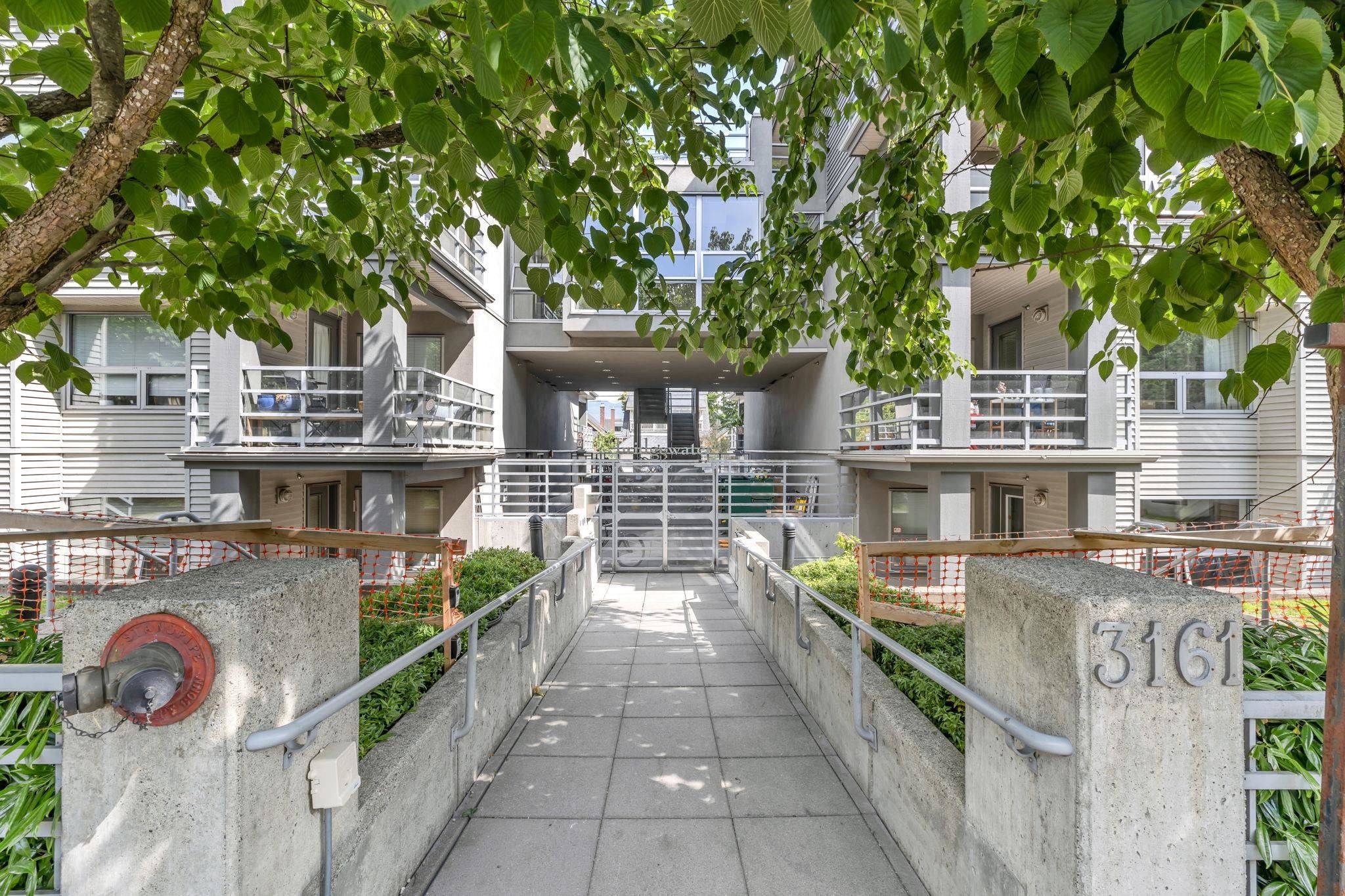 Vancouver, BC V6K 1R6,3161 W 4th AVE #402