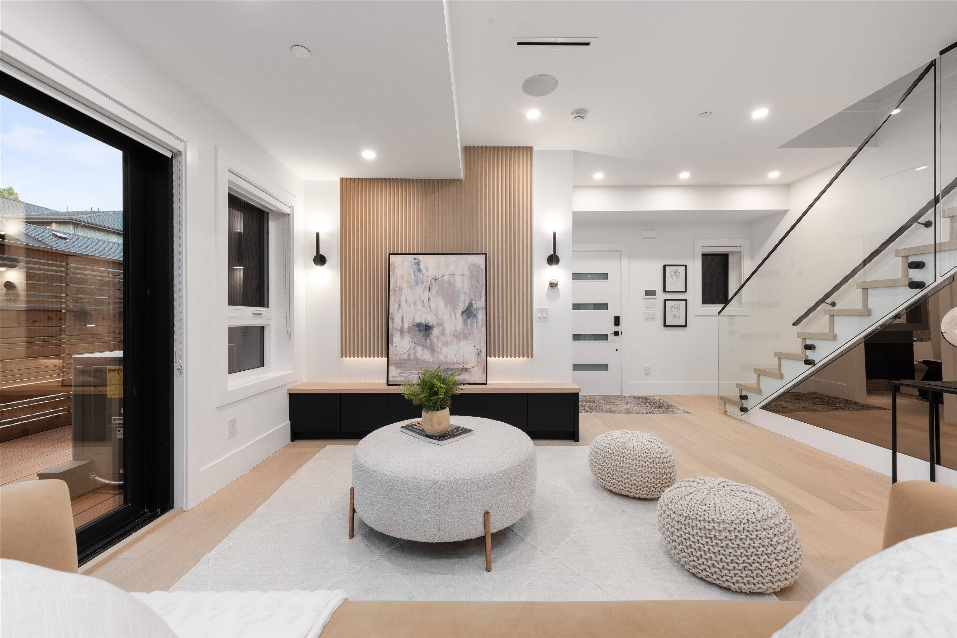 Vancouver, BC V5V 2Z8,369 E 33rd AVE #5