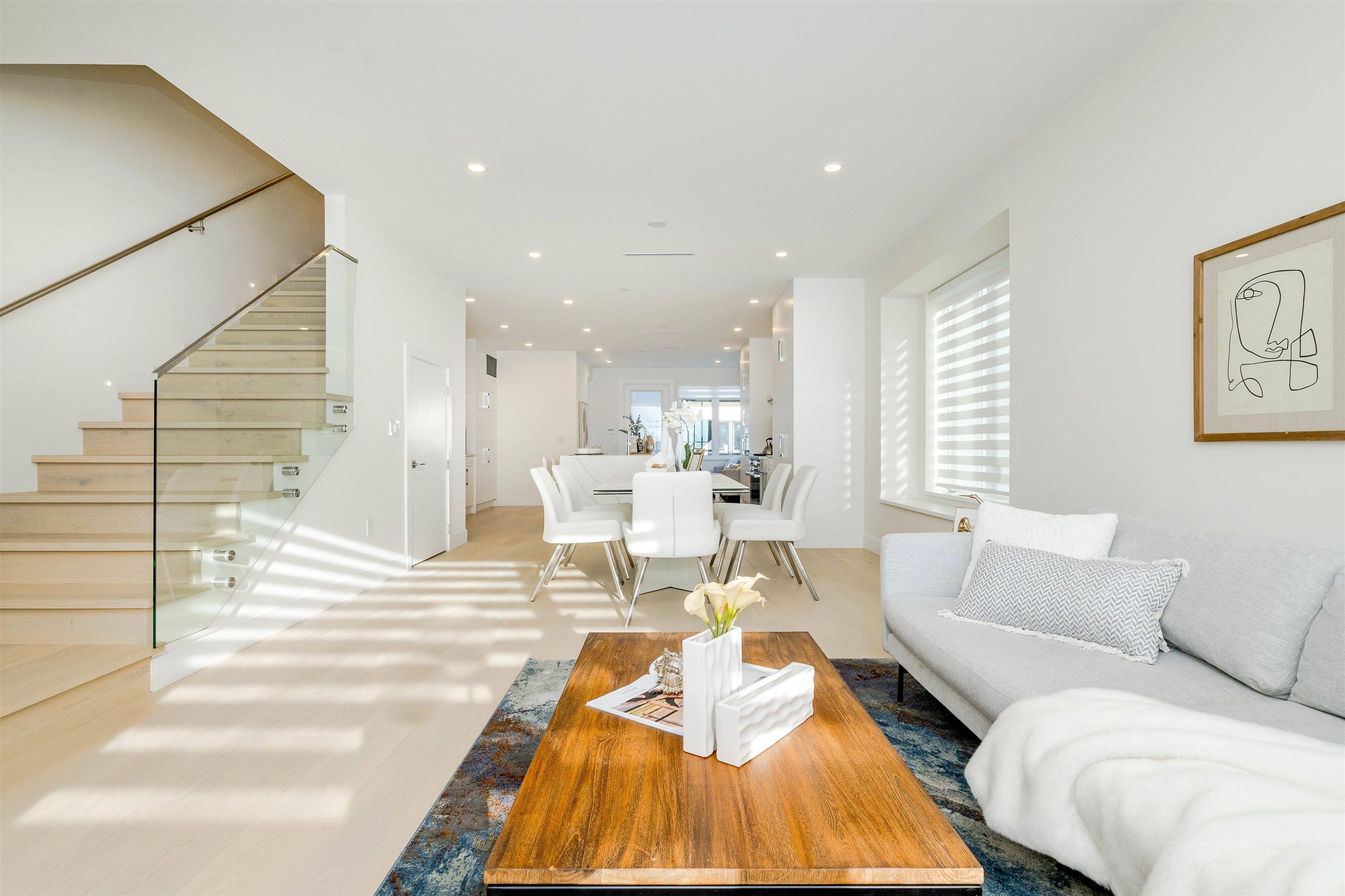 Vancouver, BC V6N 3E6,3321 W 37th AVE