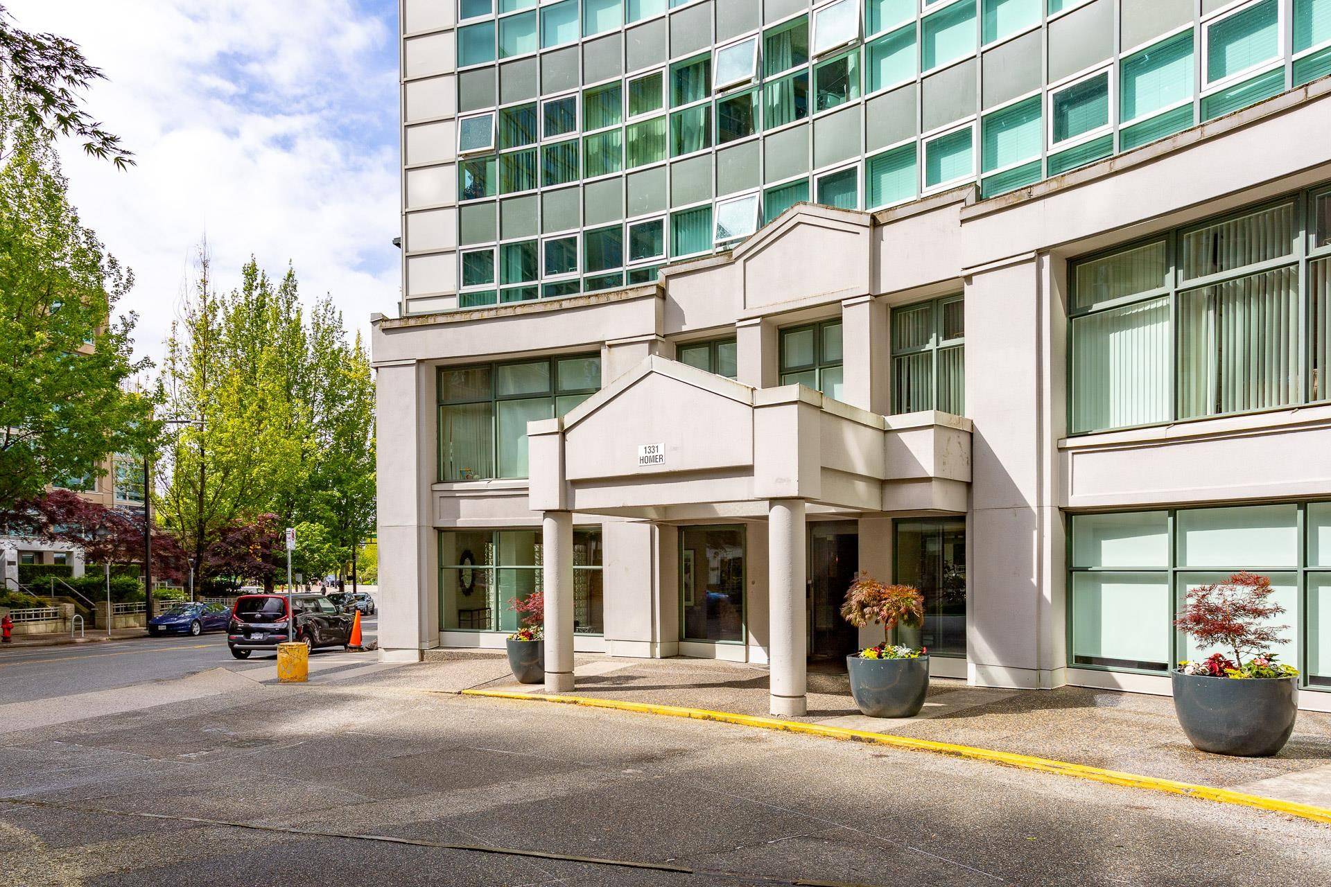 Vancouver, BC V6B 5M9,1331 Homer ST #B1002