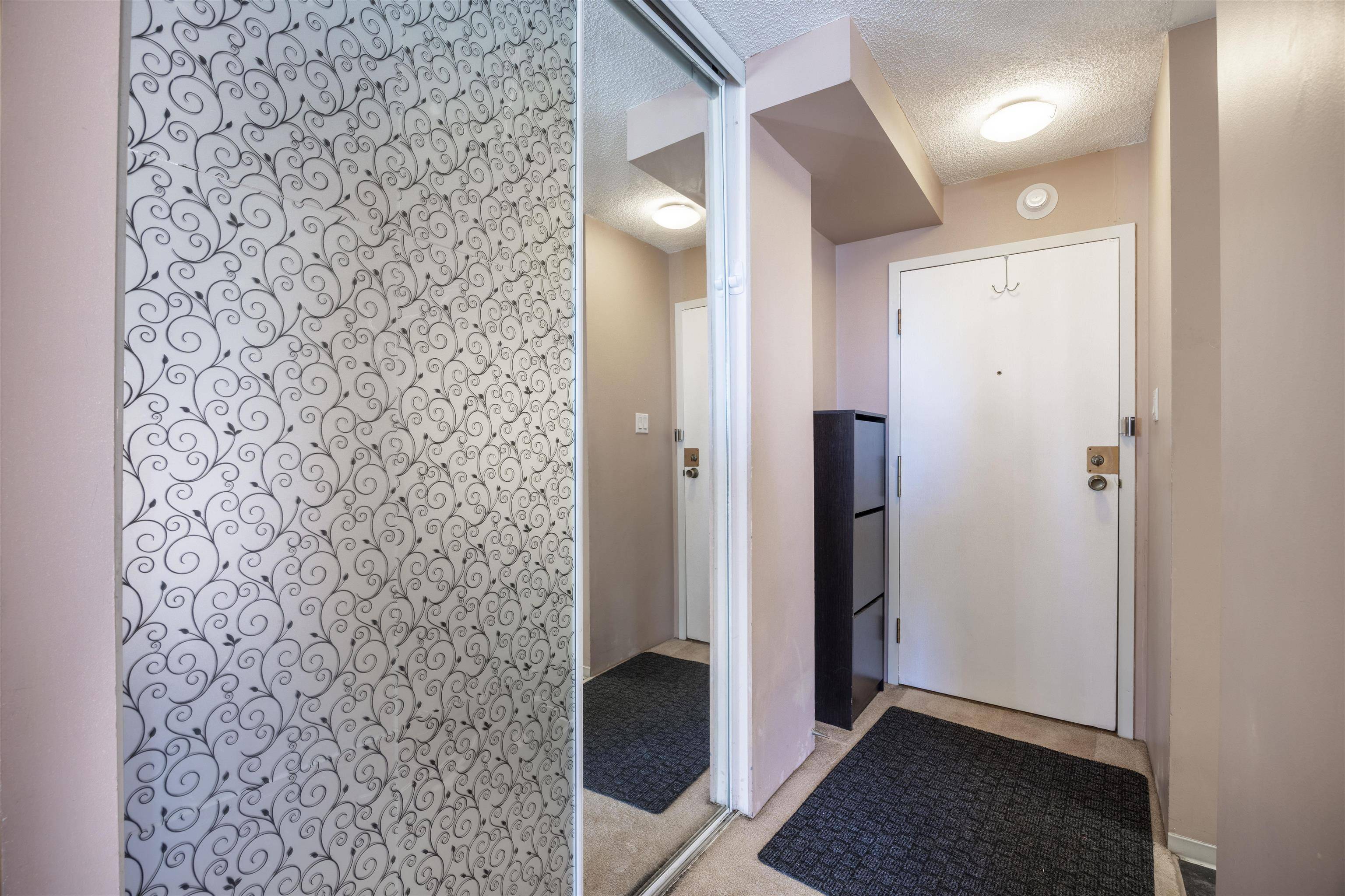 Burnaby, BC V5H 3Y9,6759 Willingdon AVE #1404
