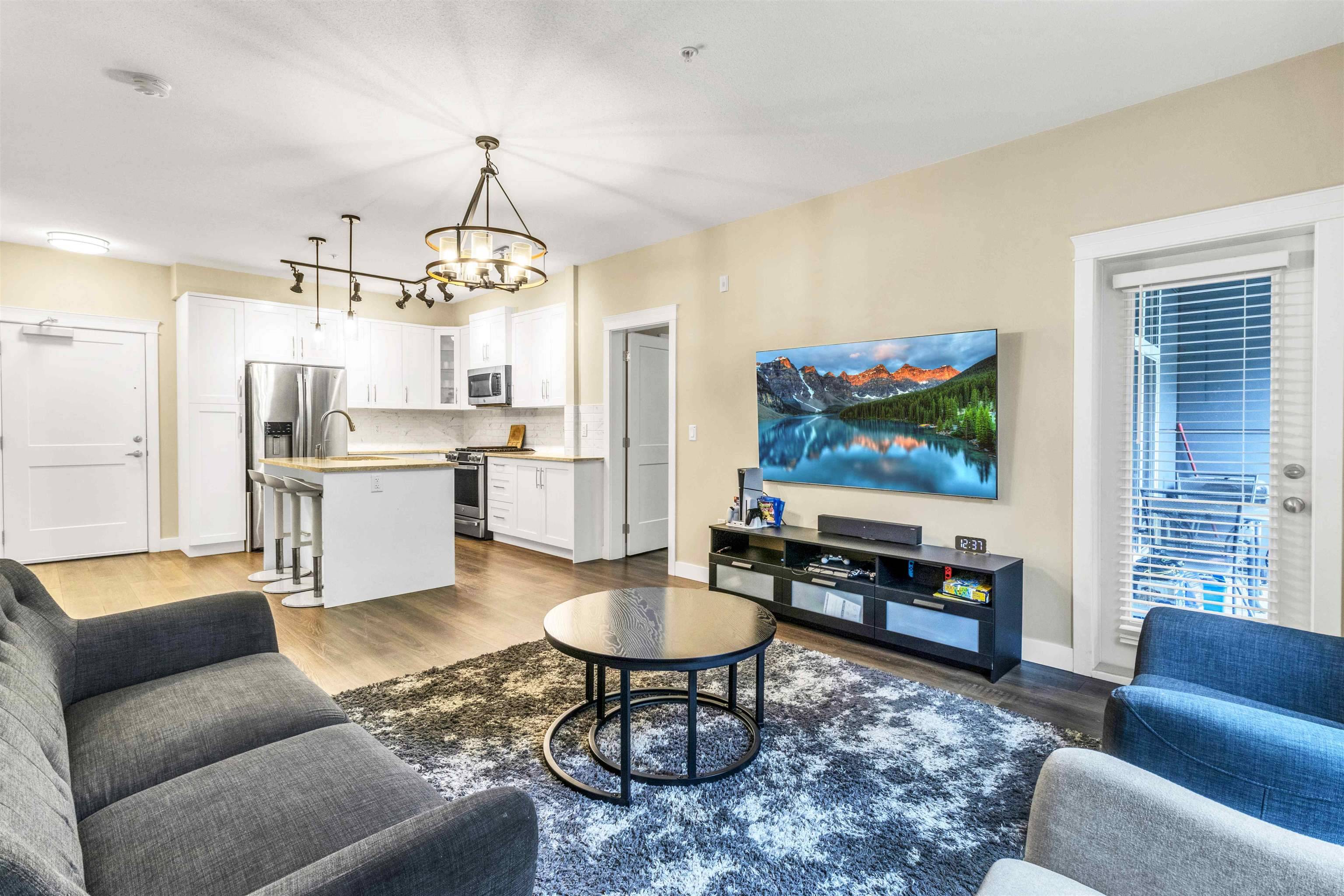 Surrey, BC V3T 0R7,11077 Ravine RD #108