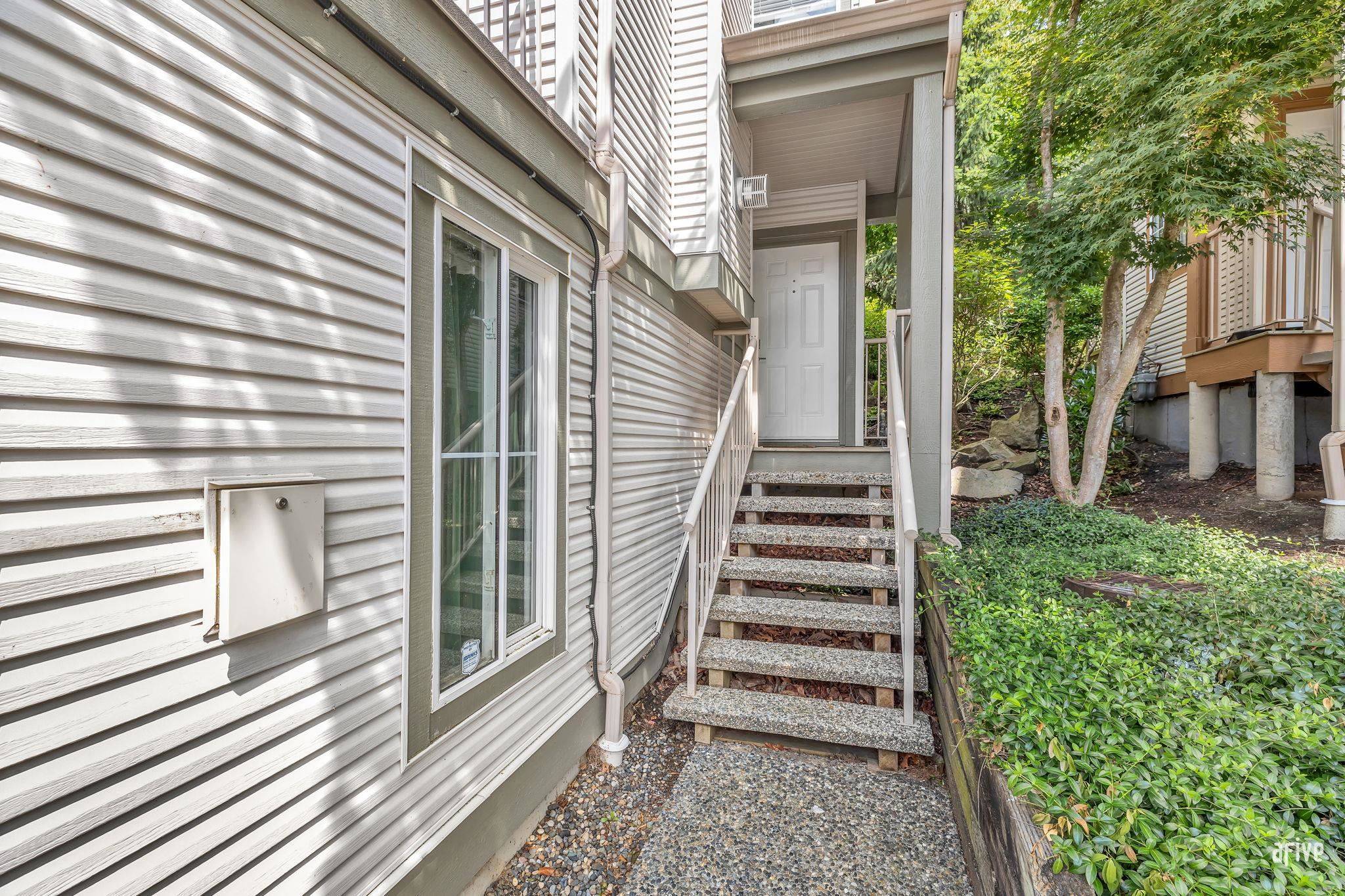 Abbotsford, BC V3G 8H5,35287 Old Yale RD #9
