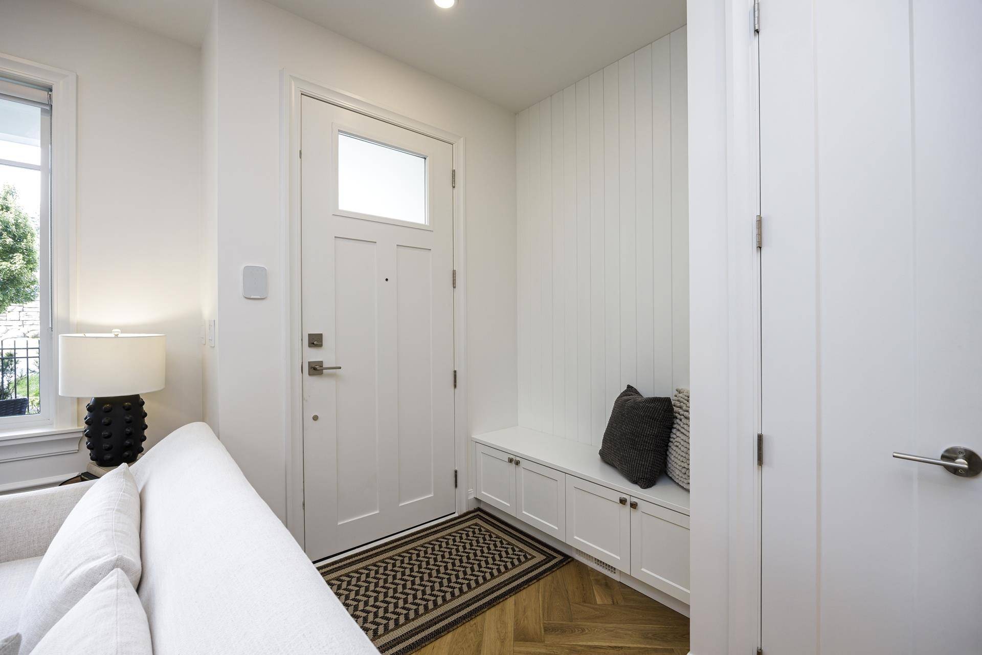 North Vancouver, BC V7L 3E4,259 E 23rd ST