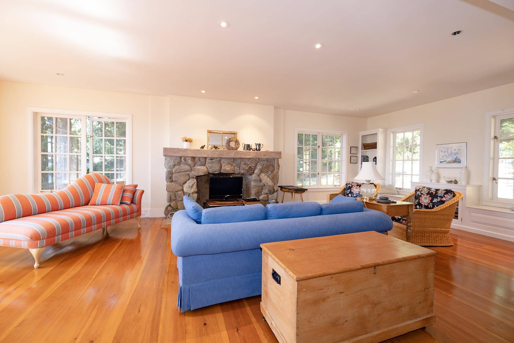 Gibsons, BC V0N 1V3,1289 Gower Point RD