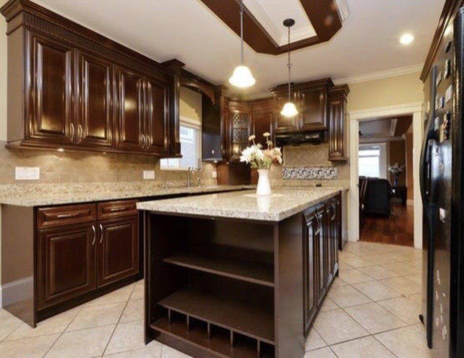 Richmond, BC V6Y 2E5,8271 No. 3 RD