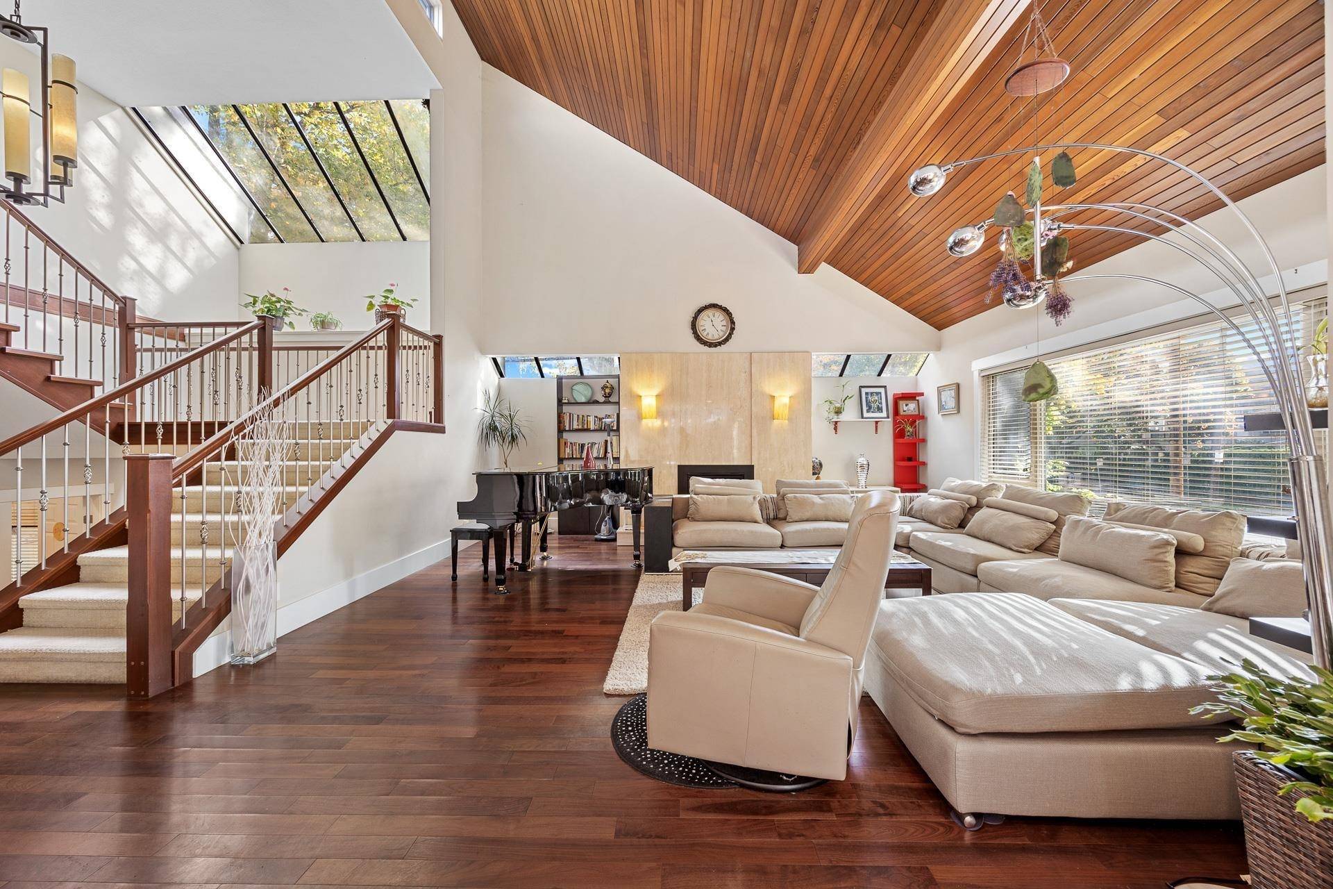 Vancouver, BC V6N 4G1,5483 Carnarvon ST