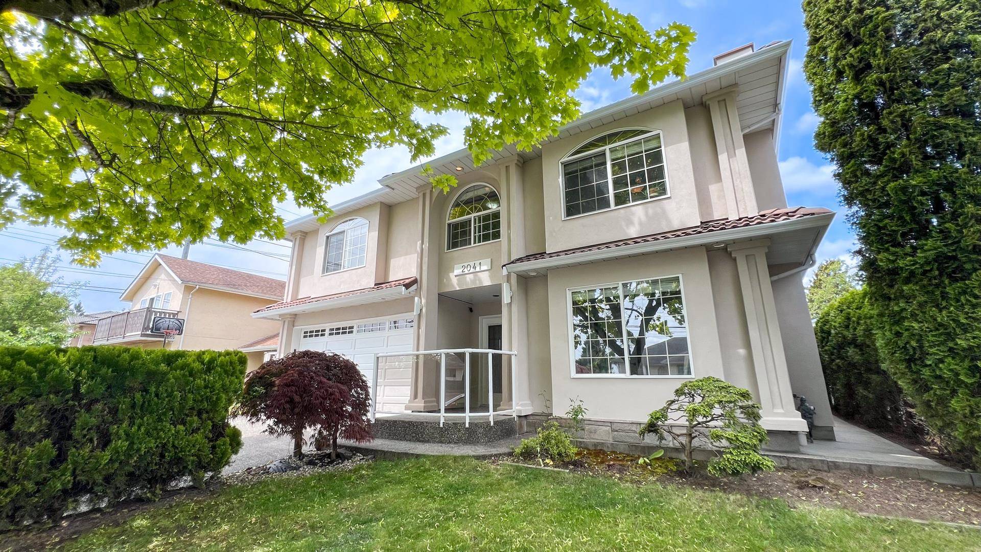 New Westminster, BC V3M 2X7,2041 Edinburgh ST