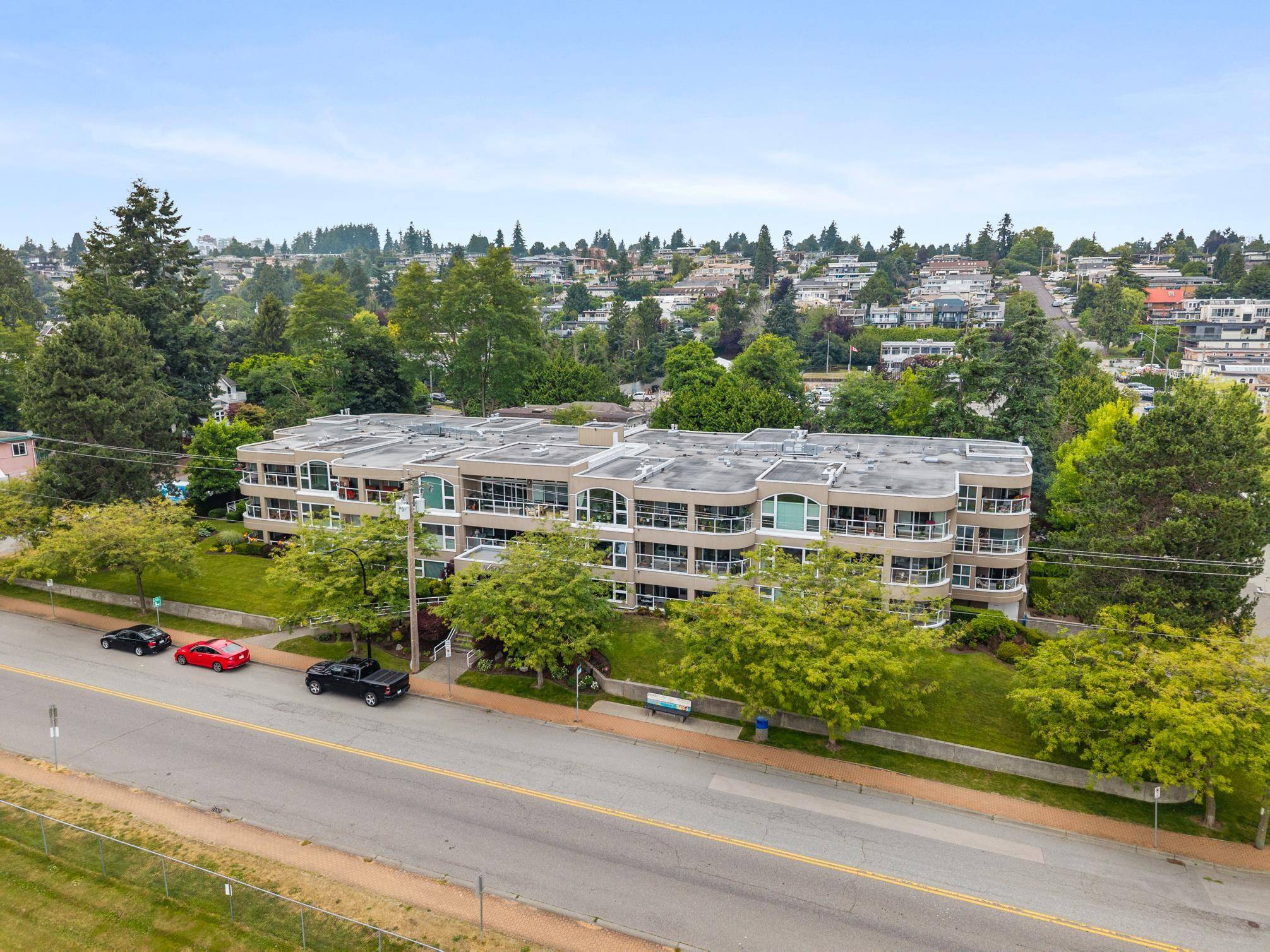 White Rock, BC V4B 1E7,15809 Marine DR #309