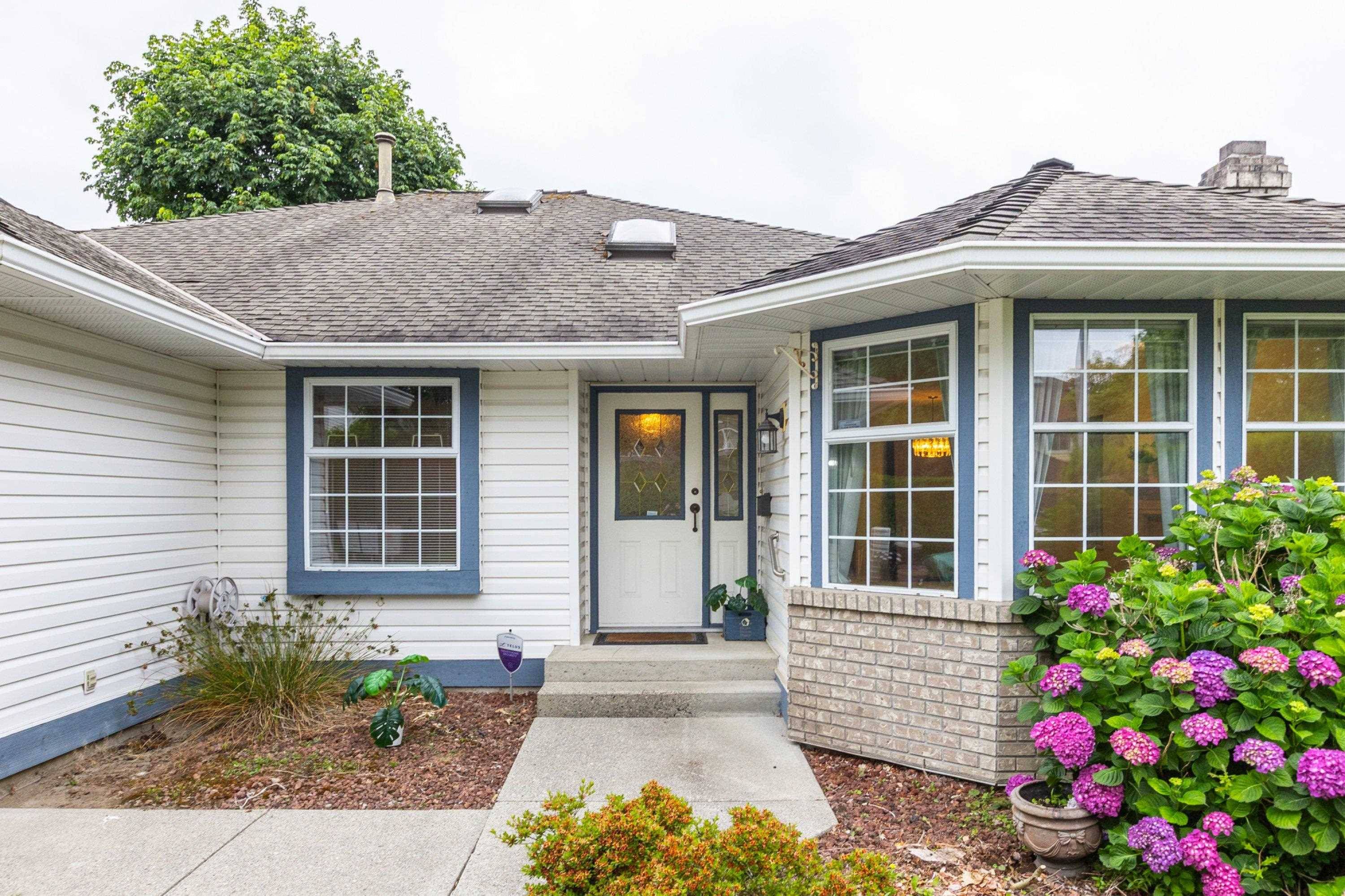 Surrey, BC V3S 7T7,6236 189 ST