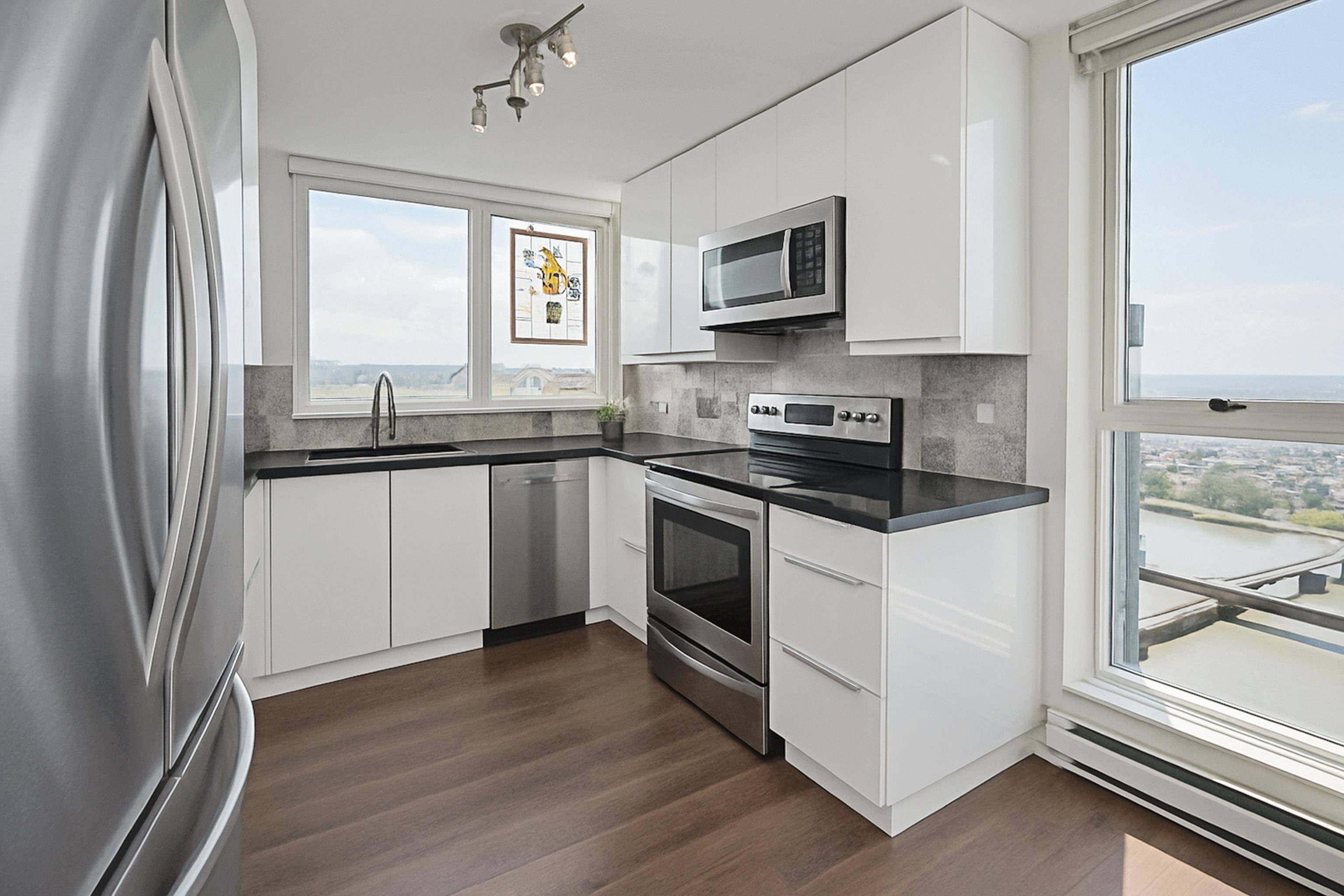 New Westminster, BC V3M 6W3,10 Laguna CT #1901