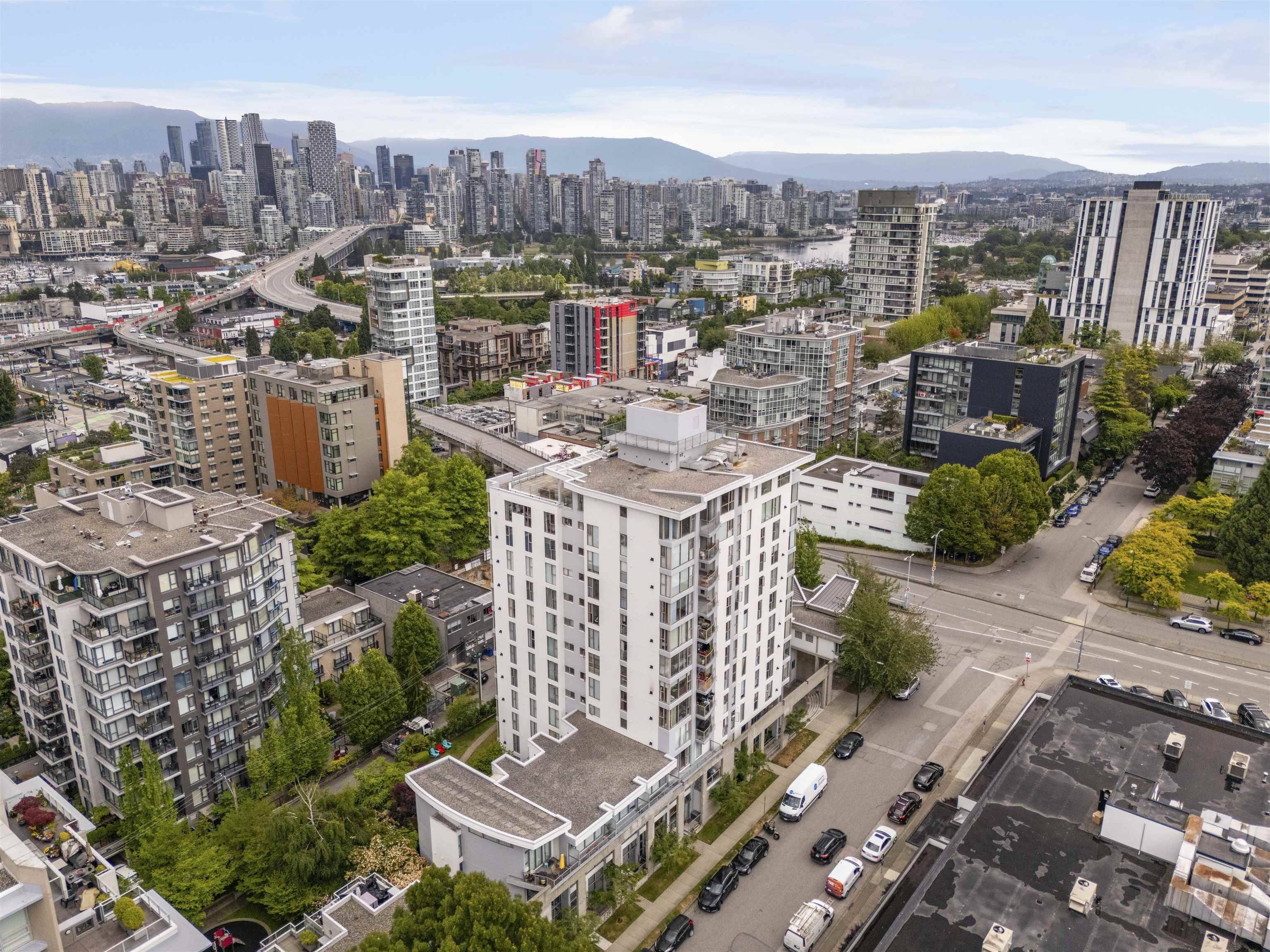 Vancouver, BC V6J 5H7,1633 W 8th AVE #405