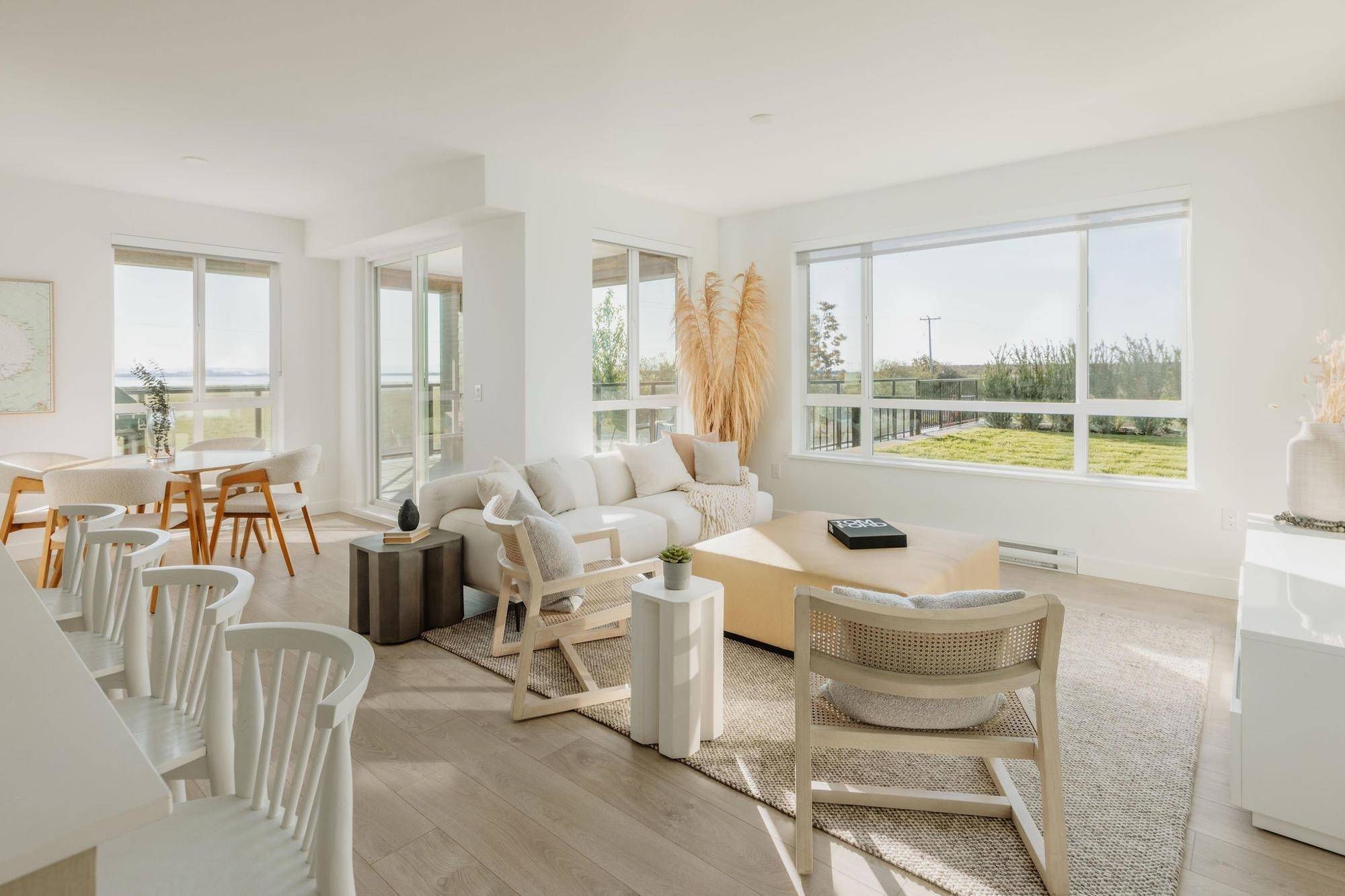 Tsawwassen, BC V4M 0G6,2463 Rabbit DR #207