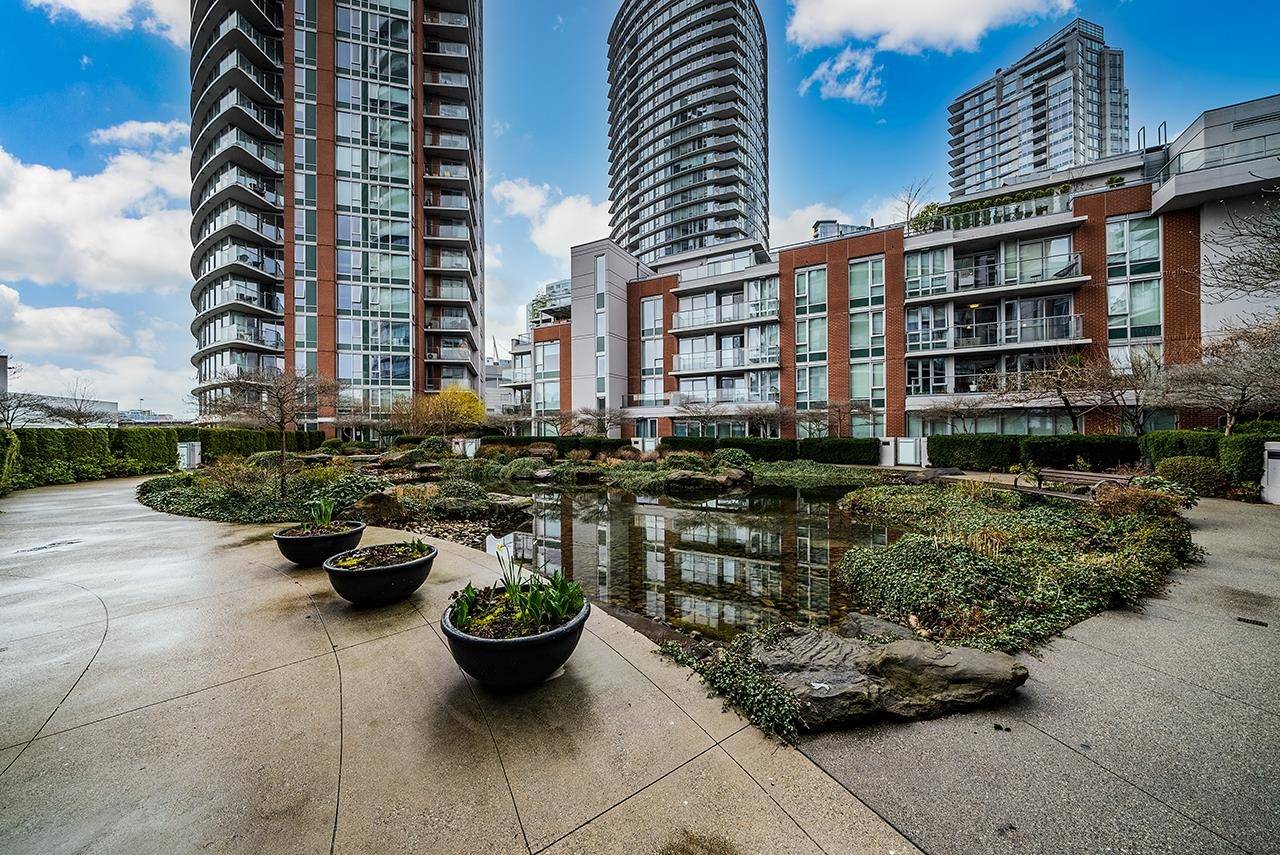 Vancouver, BC V6B 0B8,58 Keefer PL #907