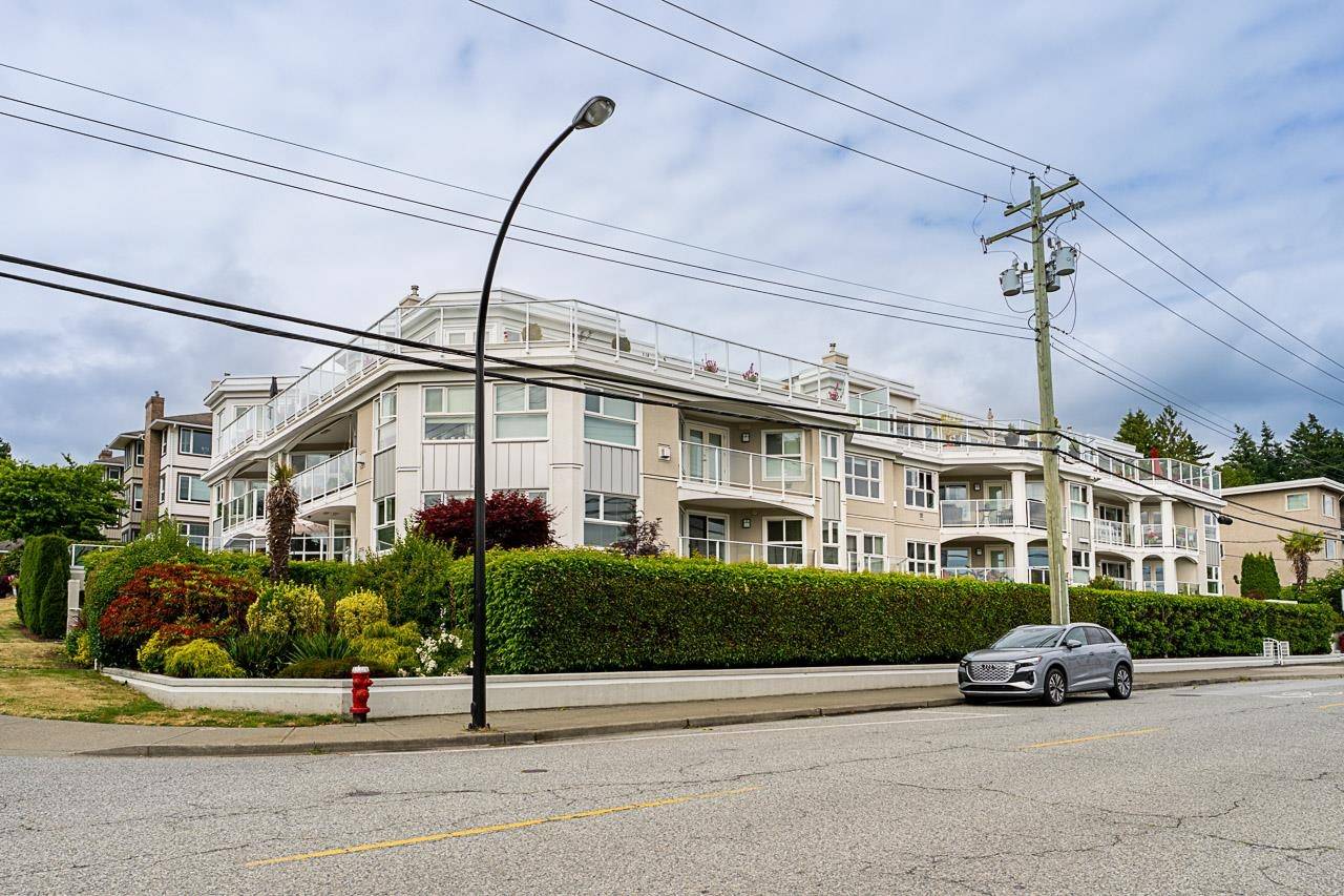 White Rock, BC V4B 1Y7,15367 Buena Vista AVE #204