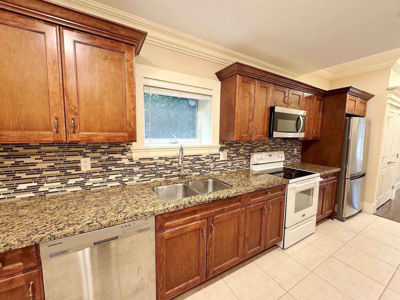 Vancouver, BC V6H 2Y7,48xx Osler ST