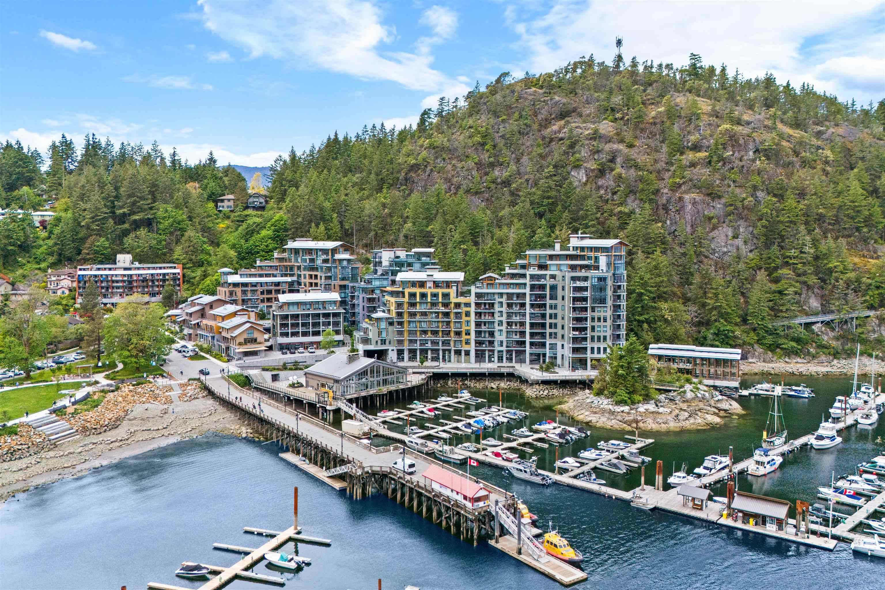 West Vancouver, BC V7W 0A4,6707 Nelson AVE #407