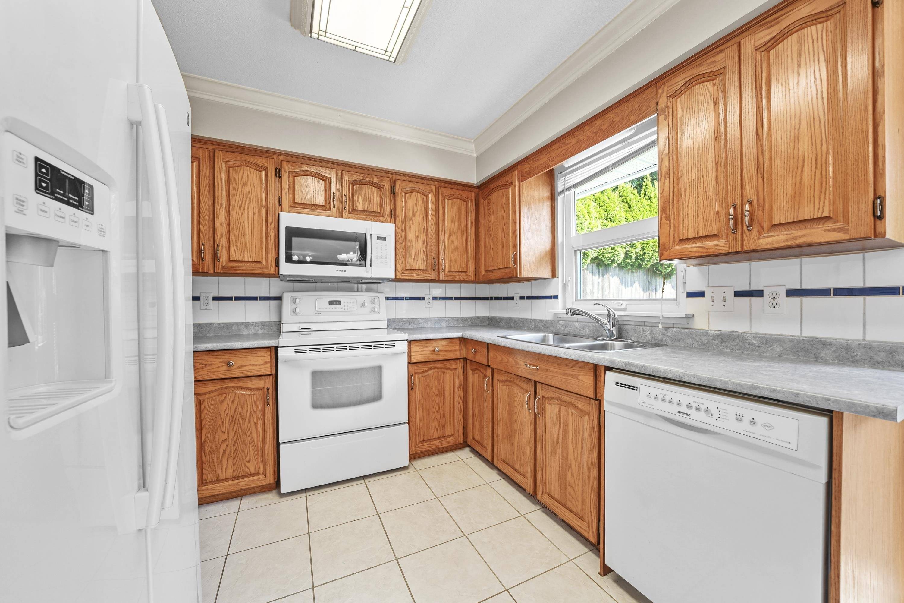 Port Coquitlam, BC V3B 7B6,3731 Bracewell CT