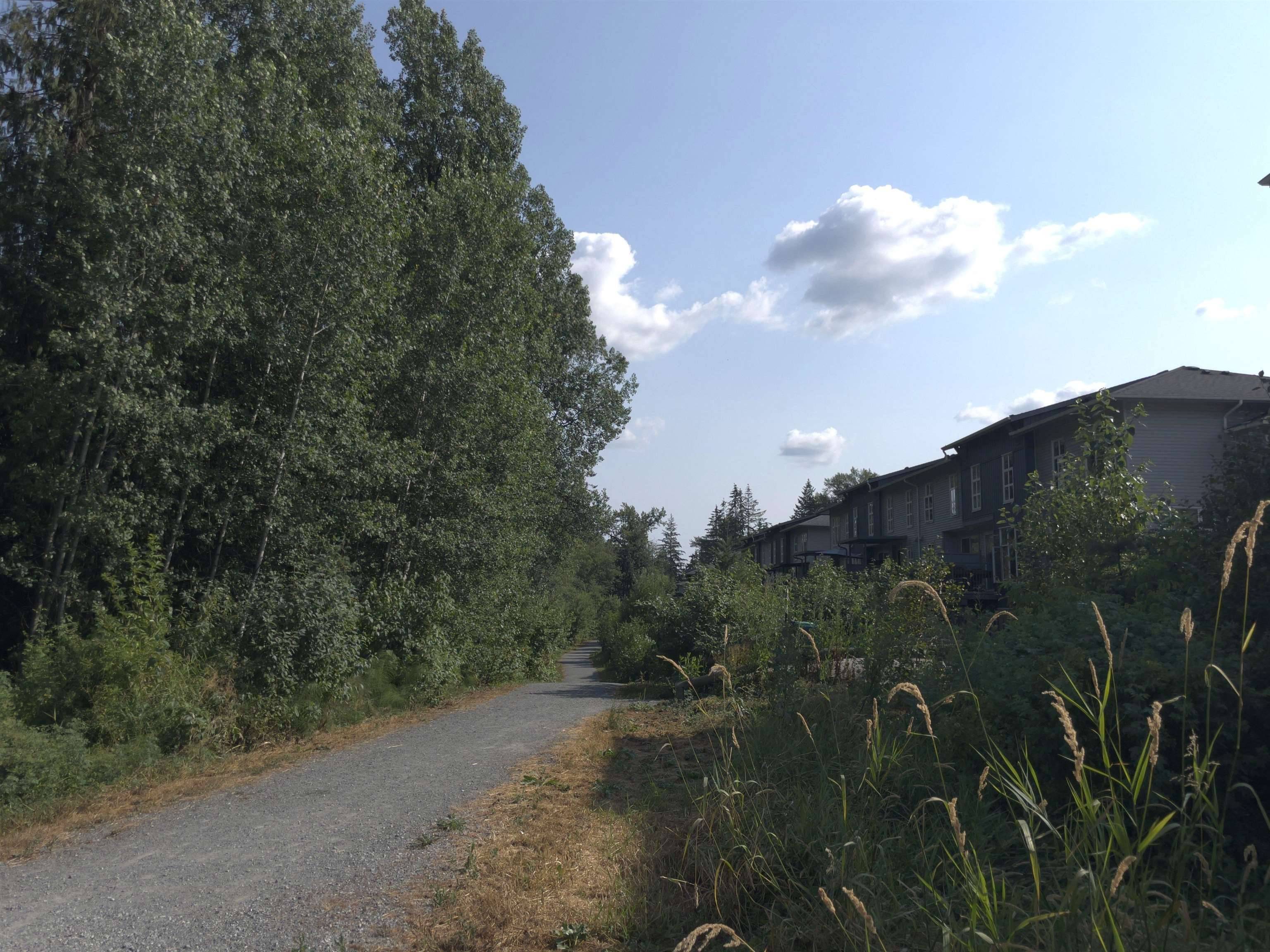 Maple Ridge, BC V2W 0K2,24076 112 AVE #84