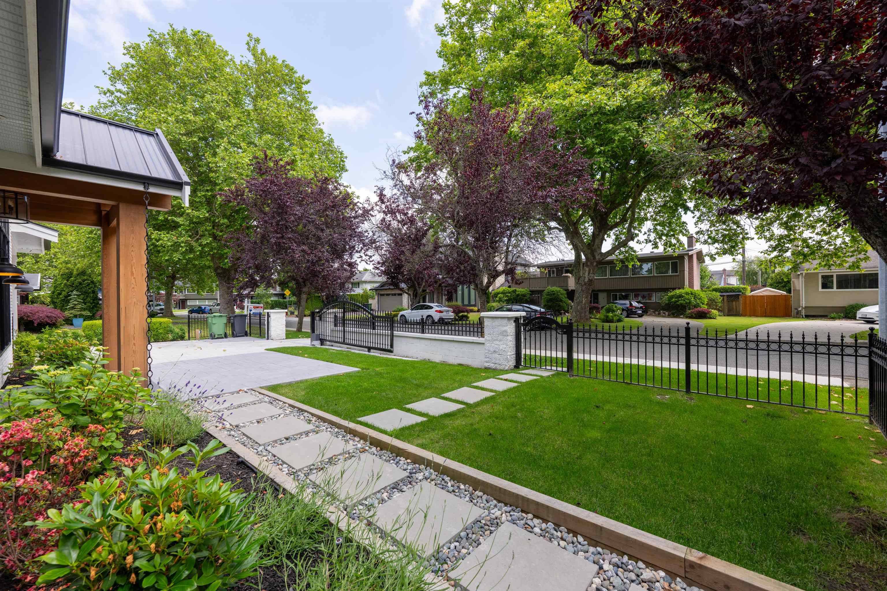 Richmond, BC V7C 1X9,8531 Fairfax CRES