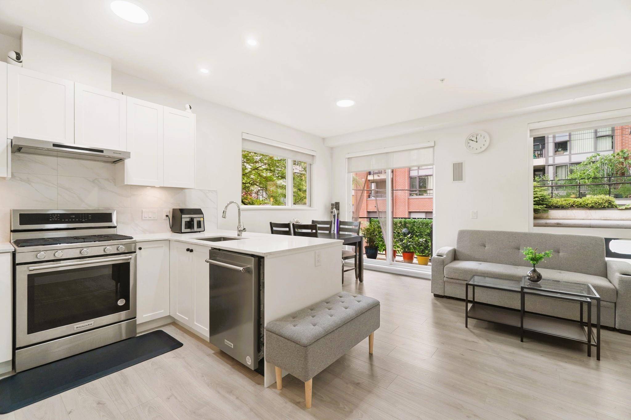 Vancouver, BC V5R 4S9,2688 Duke ST #206