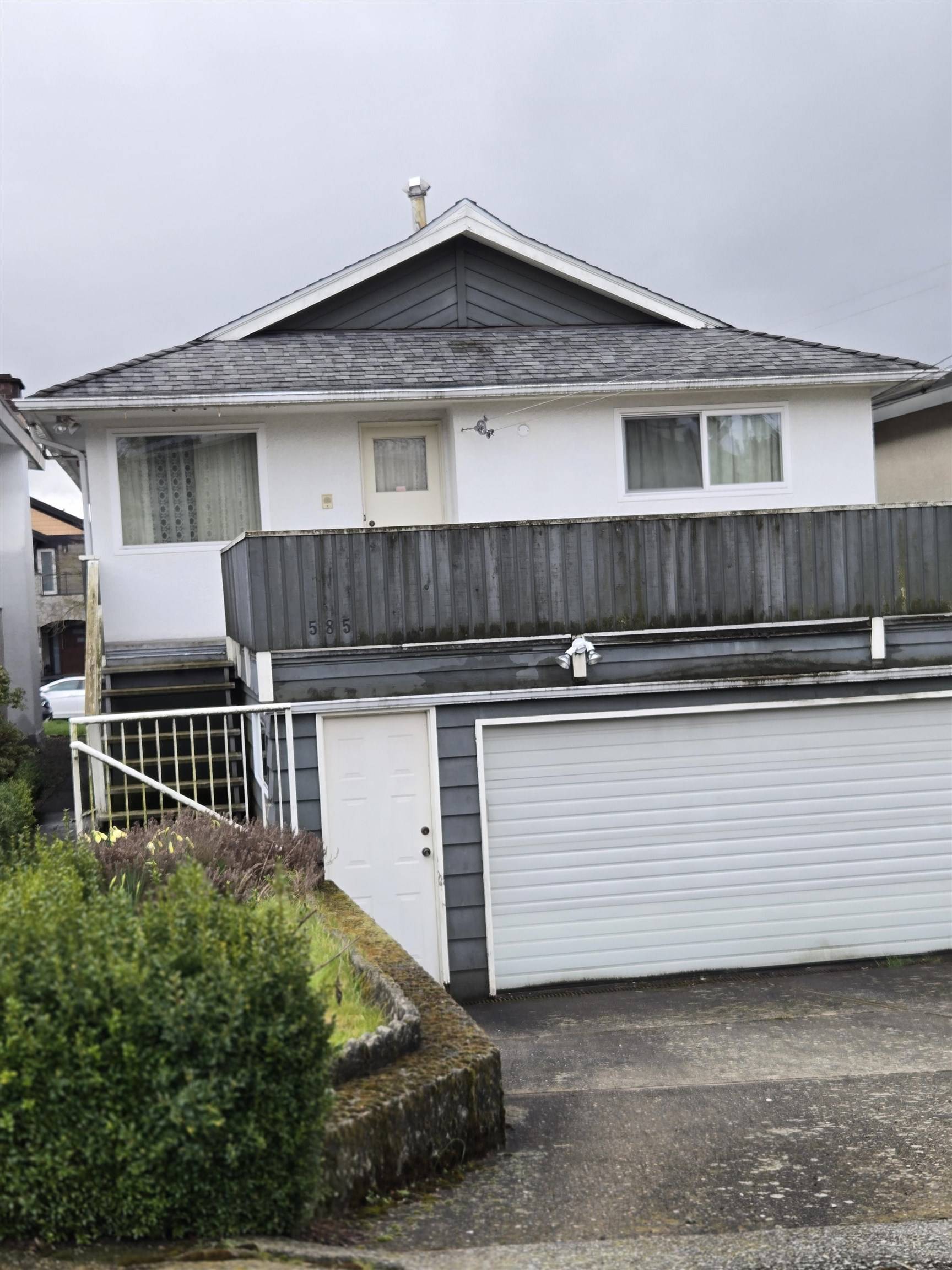 Vancouver, BC V5X 1L5,585 E 54th AVE