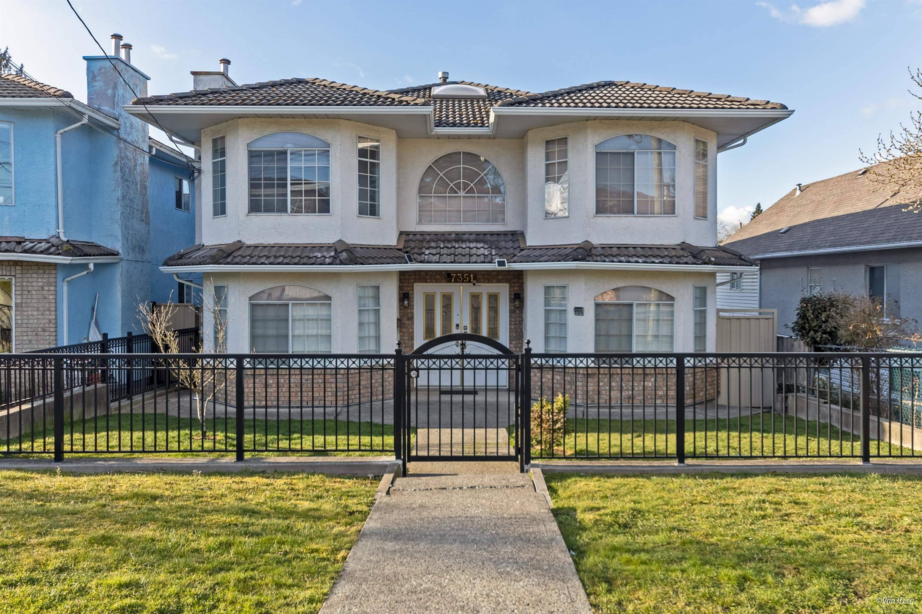 Burnaby, BC V3N 2J8,7351 12th AVE