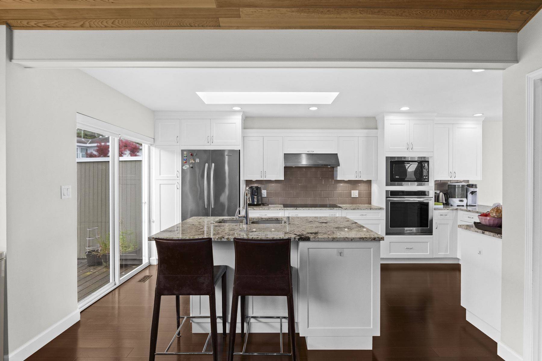West Vancouver, BC V7V 1K9,2319 Marine DR
