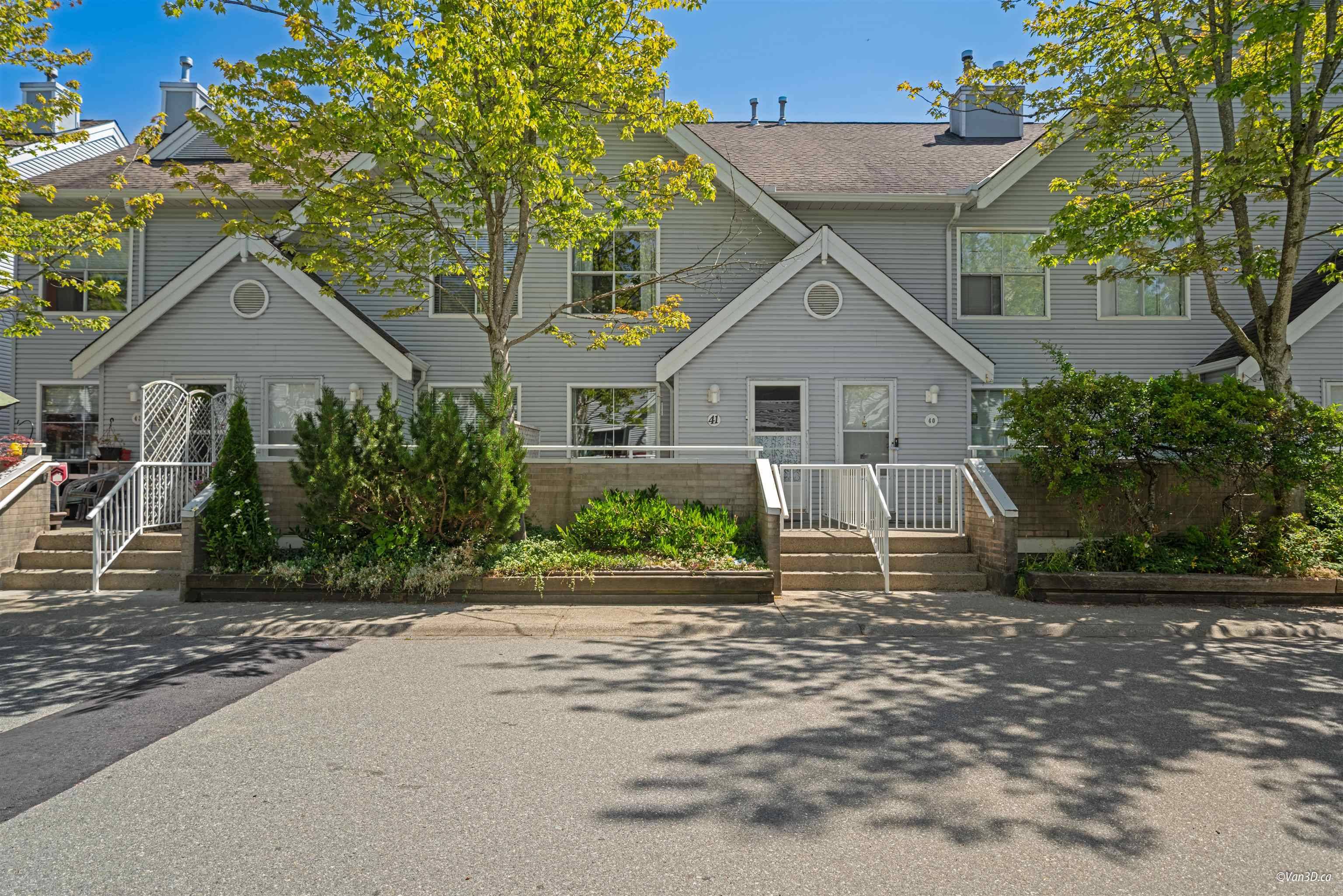 Surrey, BC V3W 1K3,13706 74 AVE #41