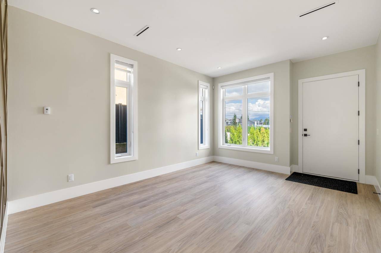 Burnaby, BC V5G 1P6,4096 Nithsdale ST #1