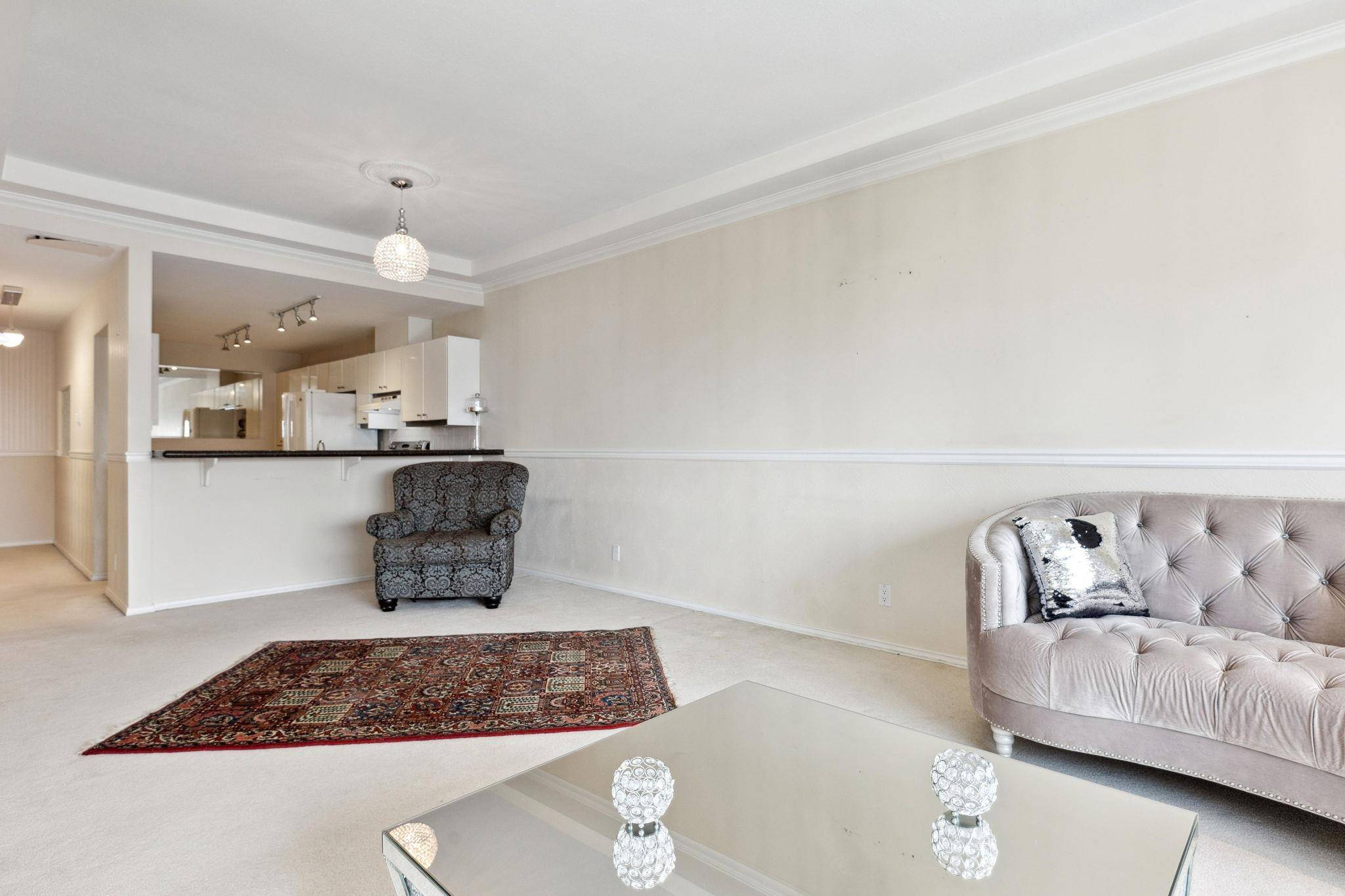 White Rock, BC V4B 1Y3,15176 Buena Vista AVE #204
