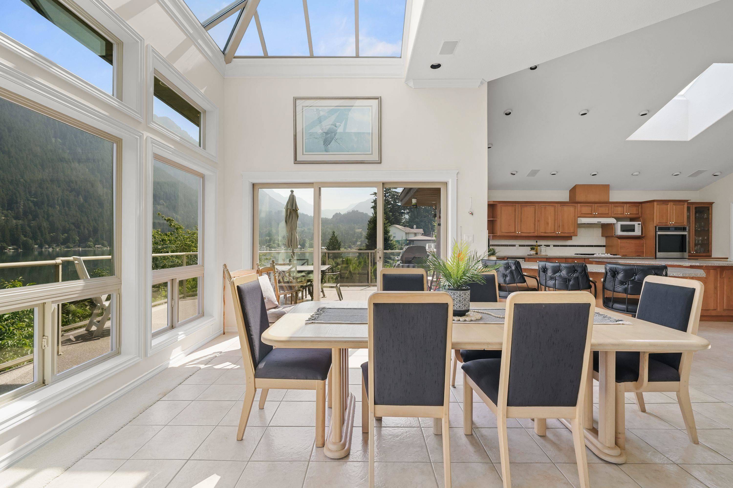Hope, BC V0X 1L1,21313 Lakeview CRES