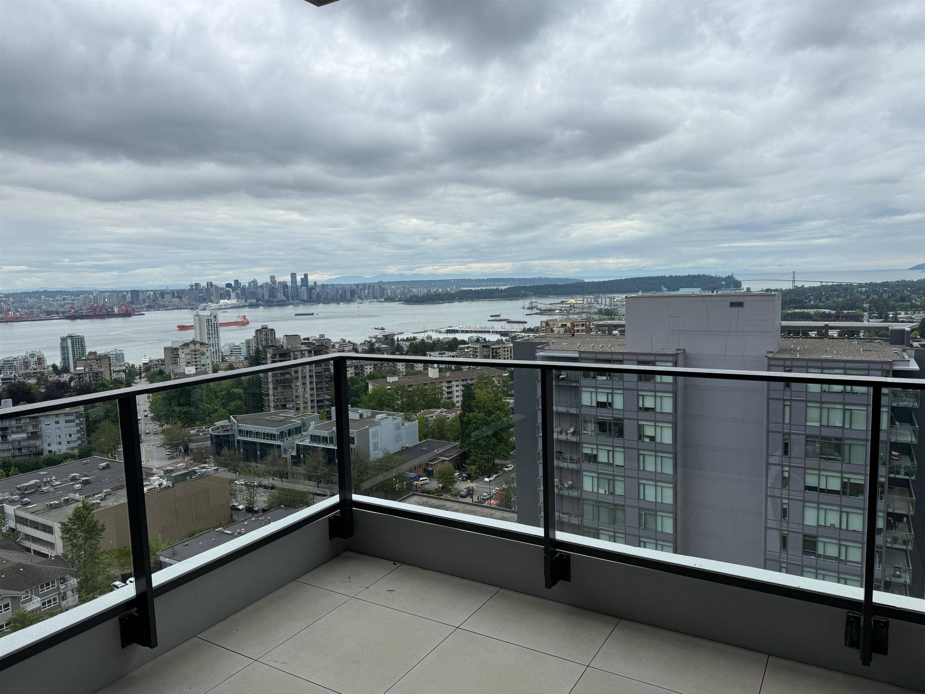 North Vancouver, BC V7L 2L3,135 E 13th ST #1603