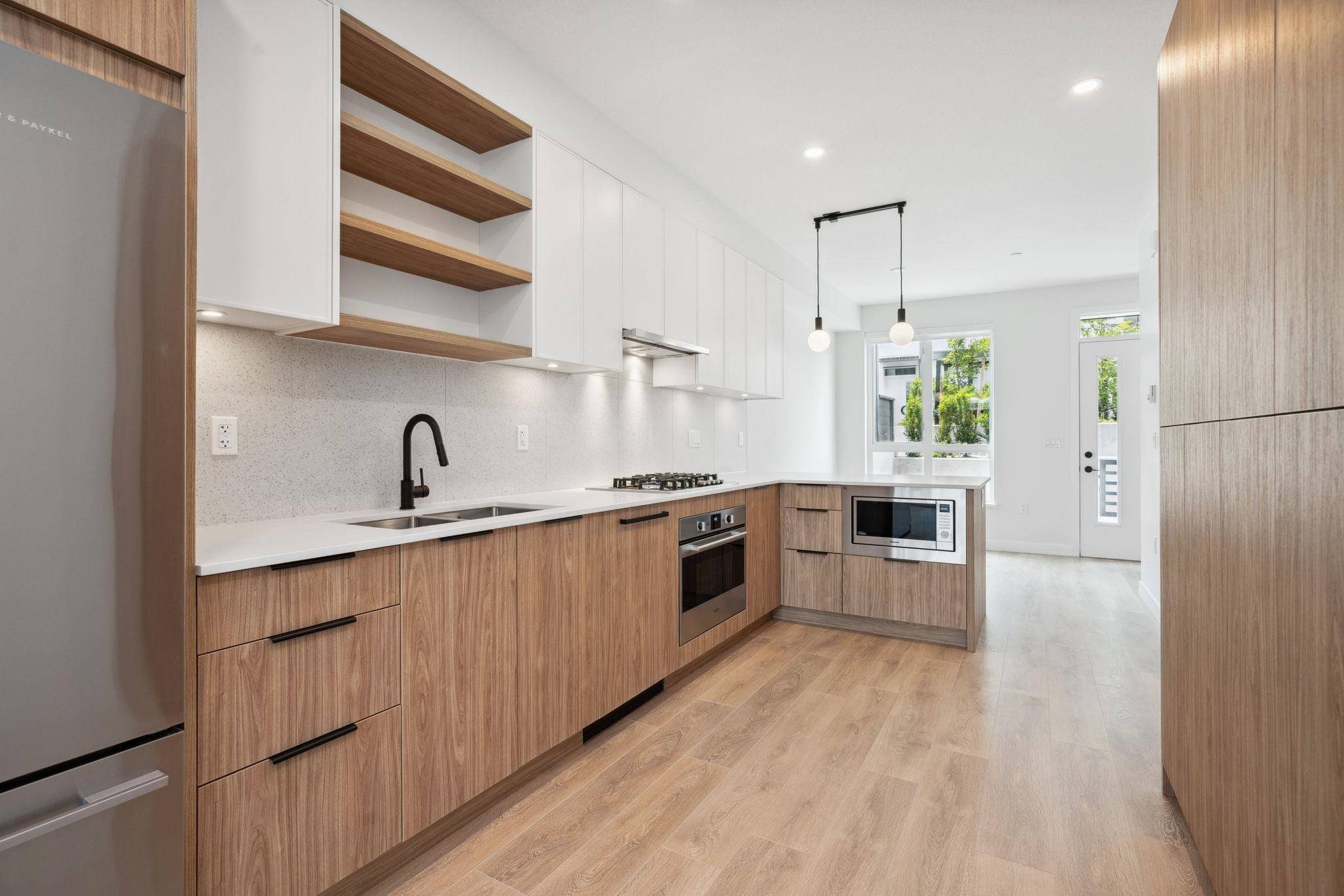 Coquitlam, BC V3J 0P7,715 Ducklow ST #234