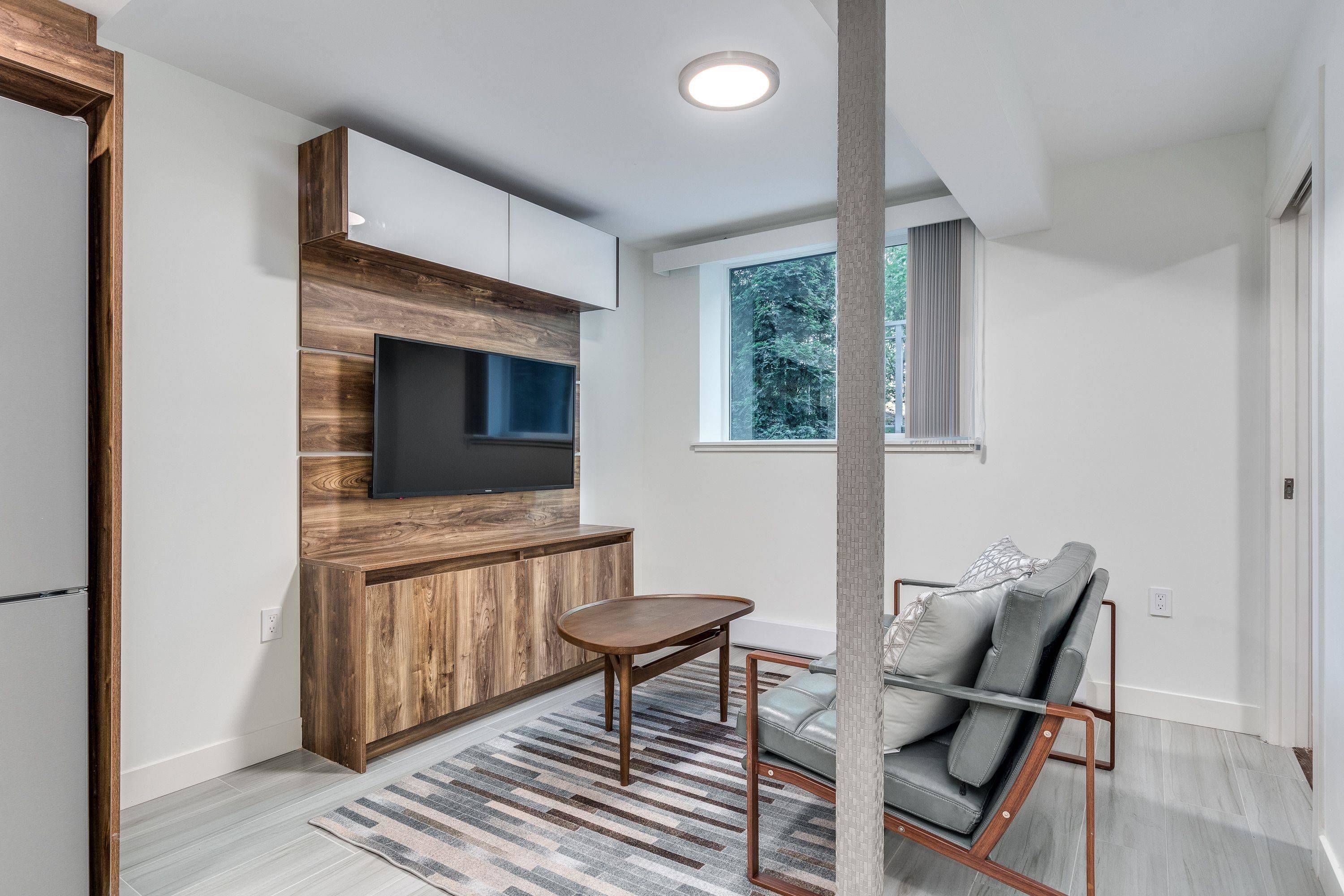 Vancouver, BC V6E 1L4,1168 Pendrell Street #105