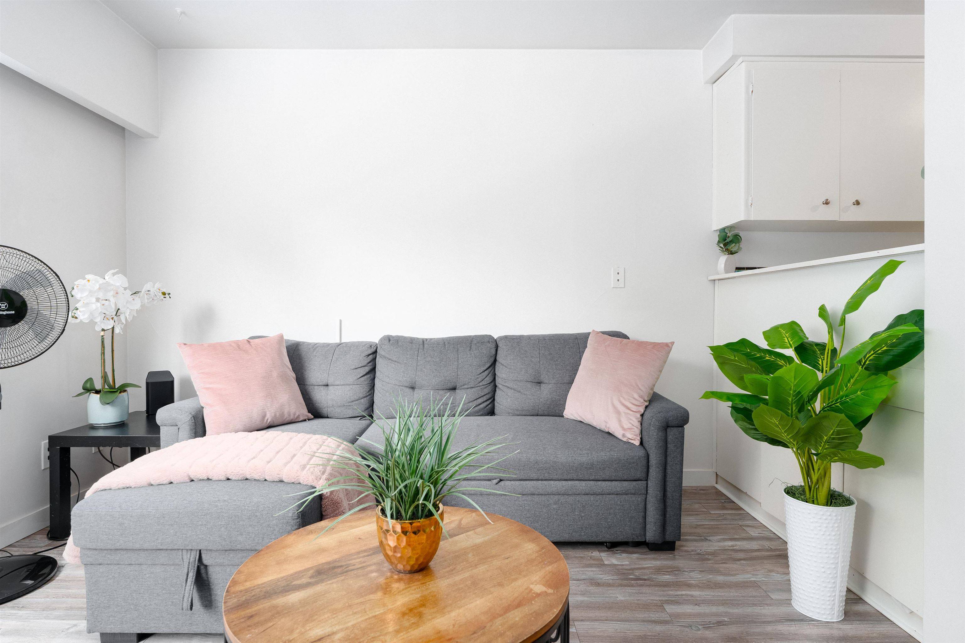 Vancouver, BC V6G 1G5,1540 Haro Street #204
