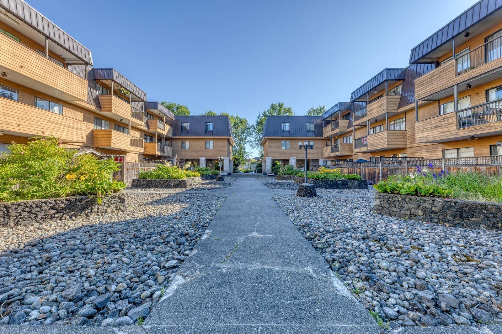 Vancouver, BC V5N 5N1,2277 E 30th AVE #212