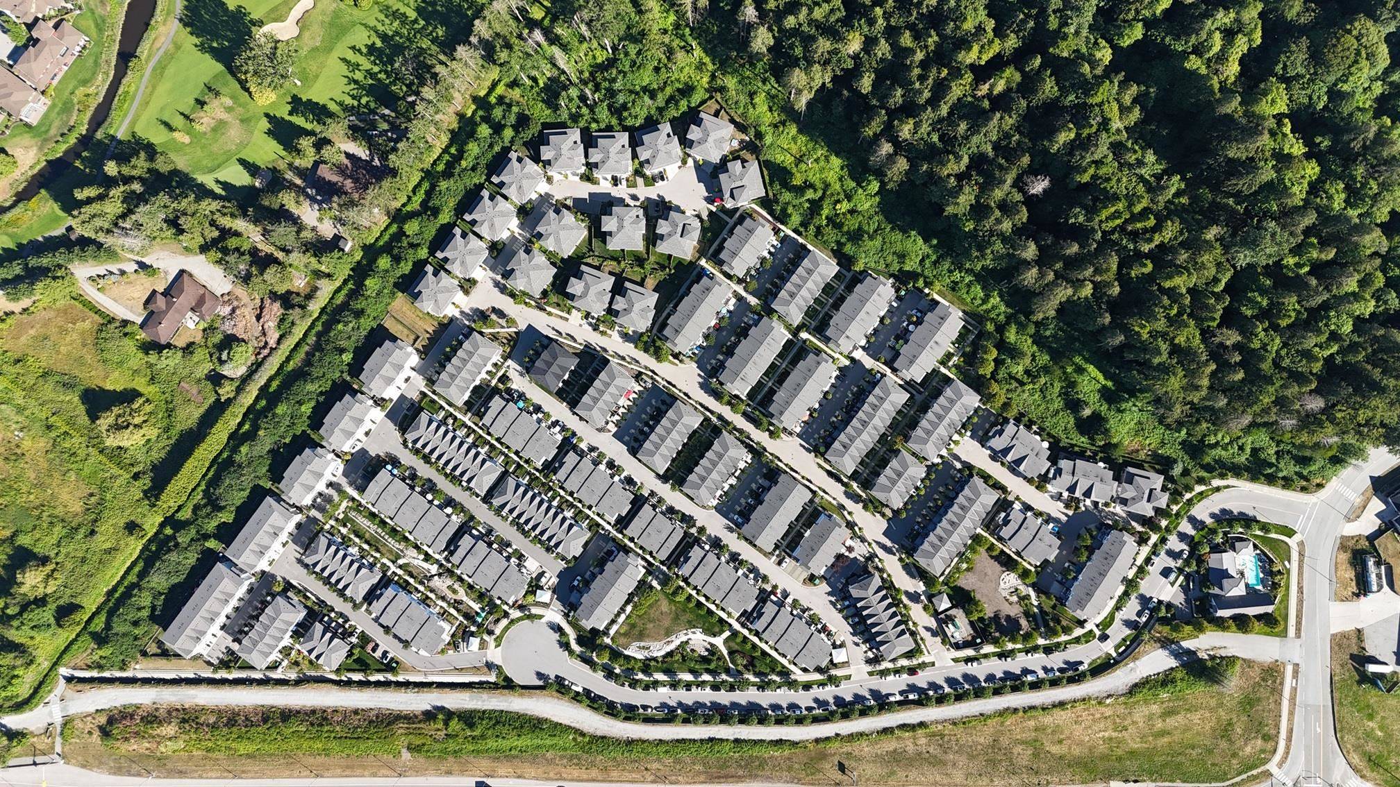Tsawwassen, BC V4M 0E7,4726 Orca WAY #37