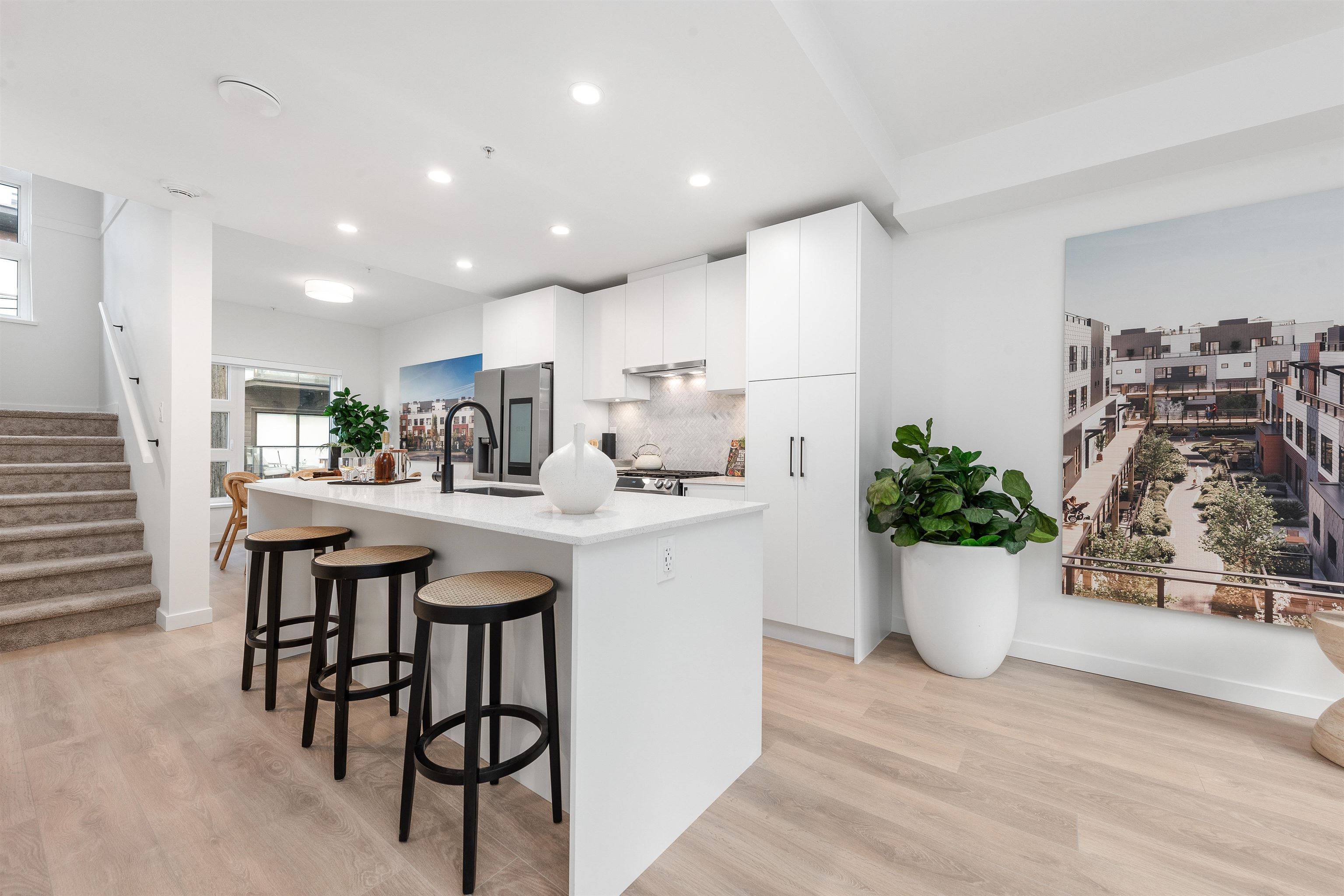 North Vancouver, BC V7L 1E1,535 E 2nd ST #135